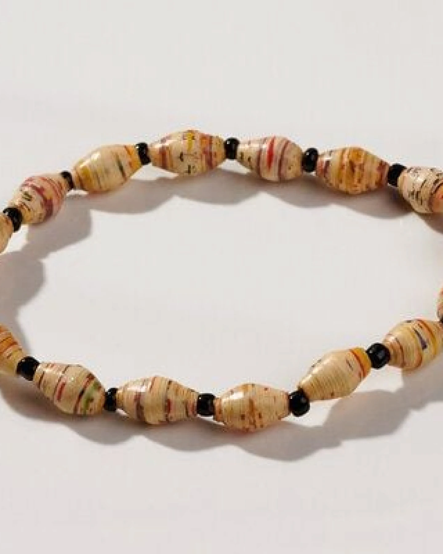 PEARLS OF AFRICA Filigranes Armband aus Papierperlen "ACHOLI" recycelt – Ansicht 2