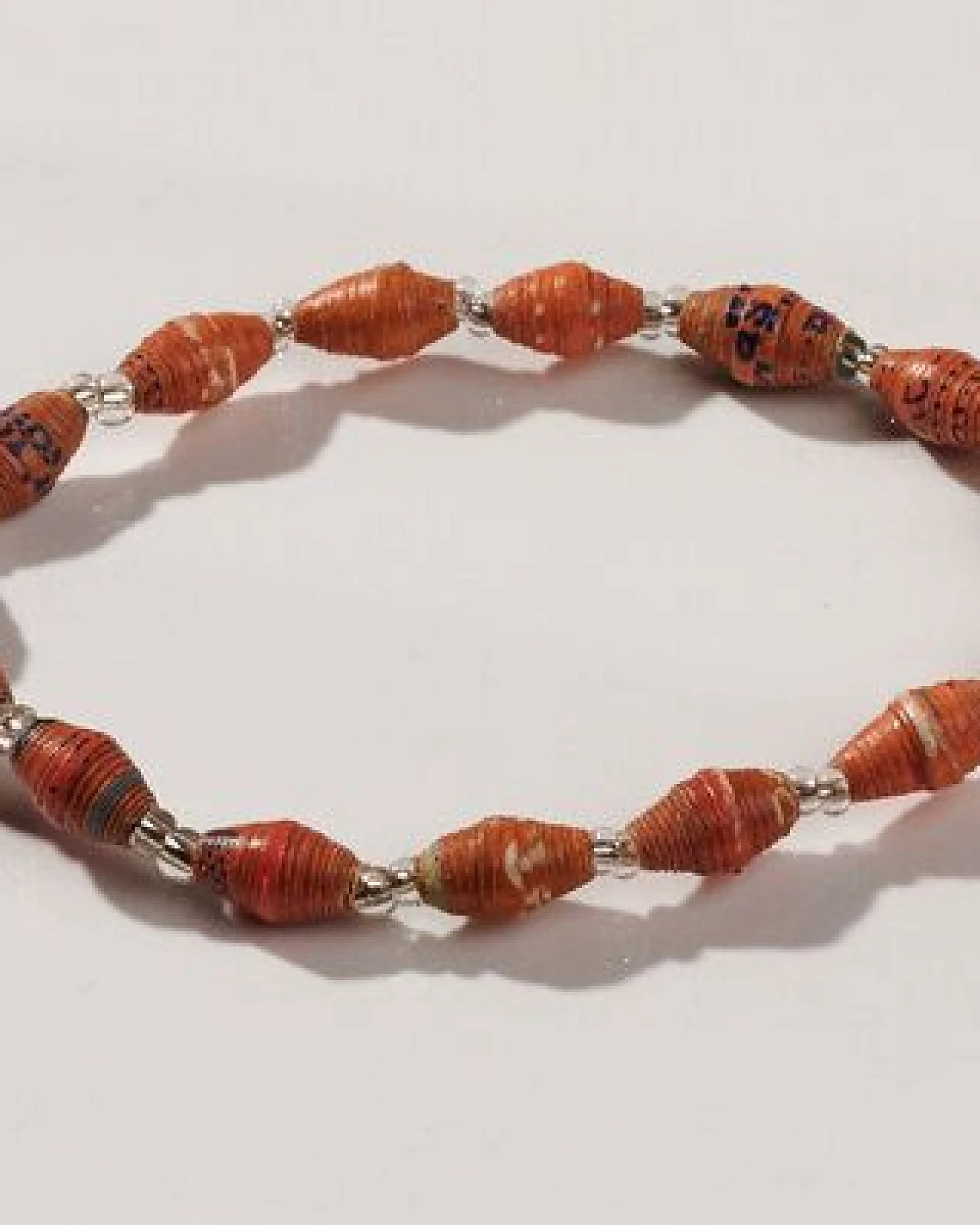 PEARLS OF AFRICA Filigranes Armband aus Papierperlen "ACHOLI" recycelt – Ansicht 2