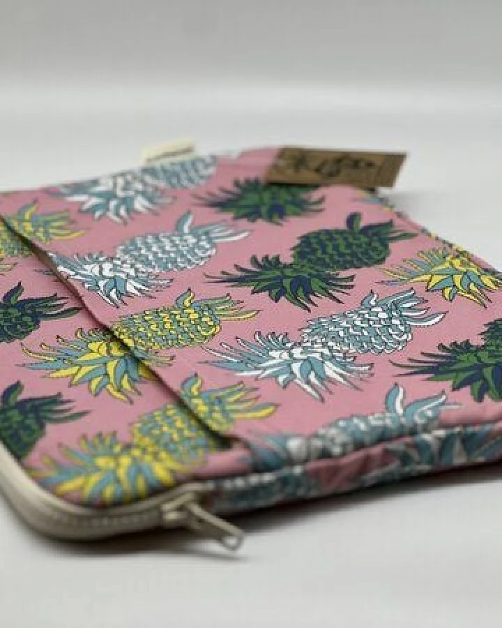 a Love Supreme Laptoptasche Pineapple 25 x 35 cm