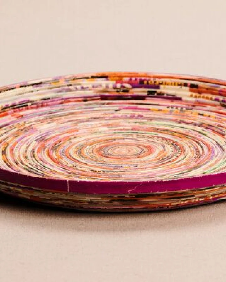 PEARLS OF AFRICA Mittelgroßes/r Tablett/Teller aus recyceltem Papier "KAMPALA M"