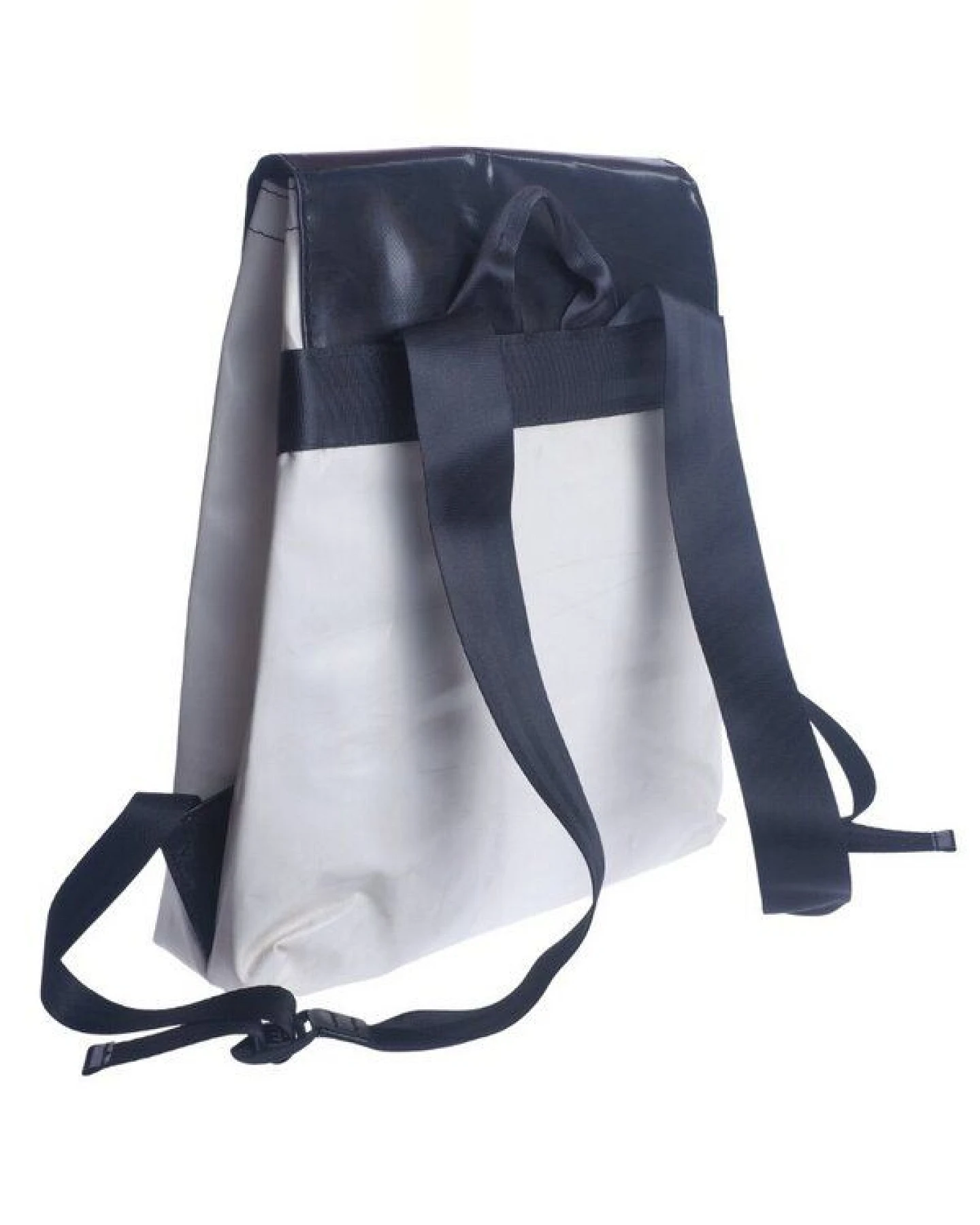 Rebago Rucksack Andy aus recycelter LKW-Plane – Ansicht 4