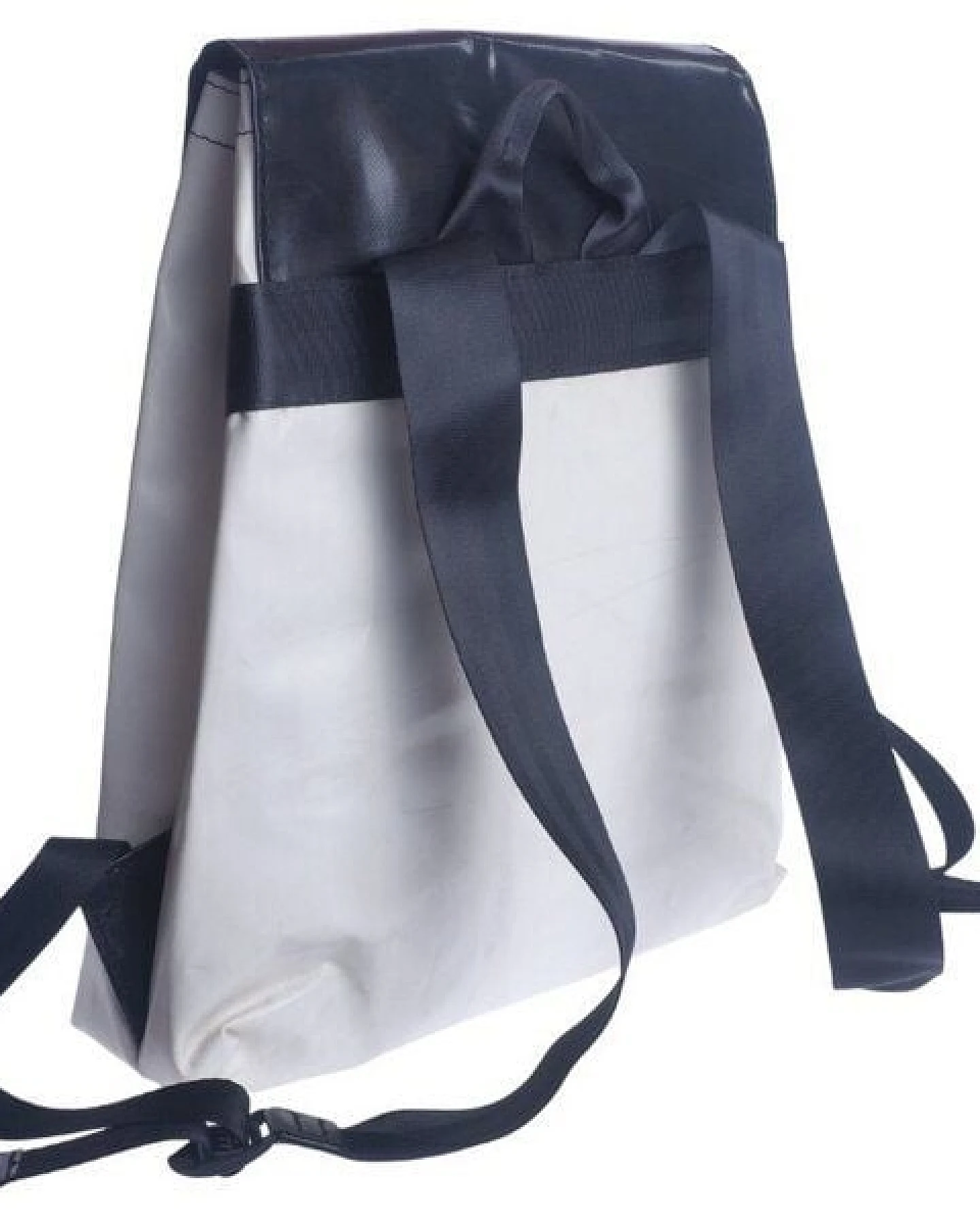 Rebago Rucksack Andy aus recycelter LKW-Plane – Ansicht 4