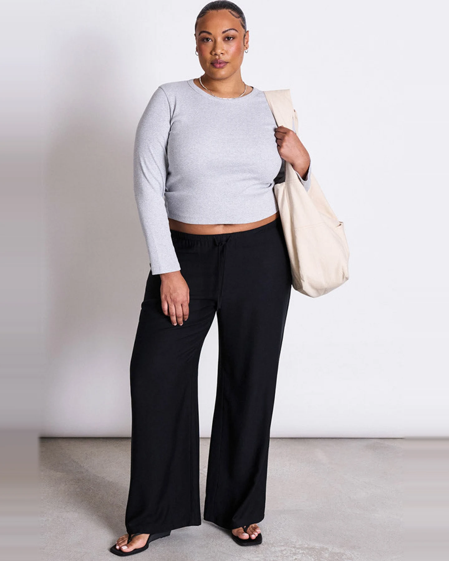 JAN 'N JUNE Damen vegan Hose Strath Schwarz – Ansicht 2