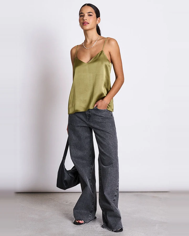 JAN 'N JUNE Damen vegan Slip Top Maud Woody Olivgrün