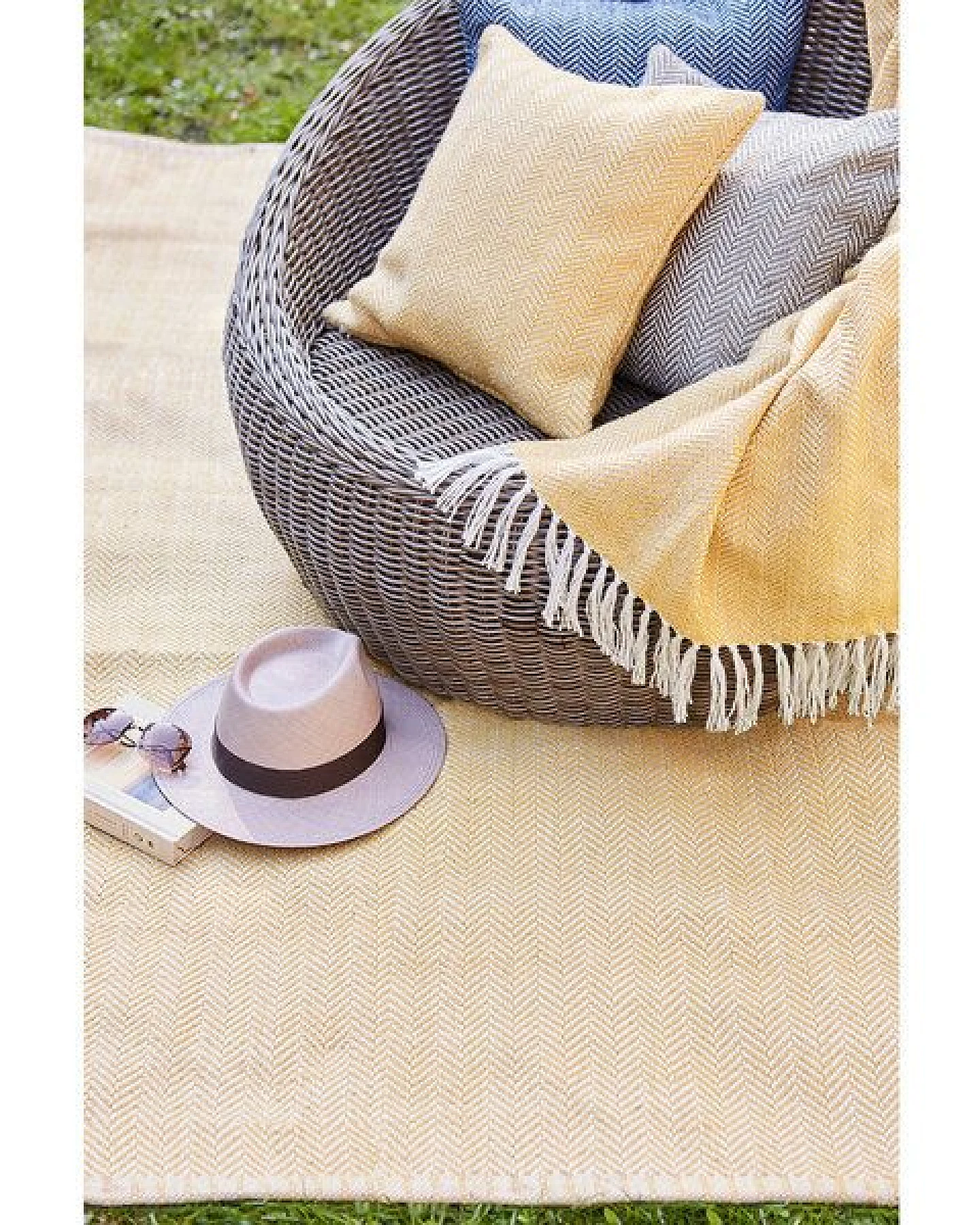 liv interior Recycelter In-/Outdoor Teppich HERRINGBONE – Ansicht 4