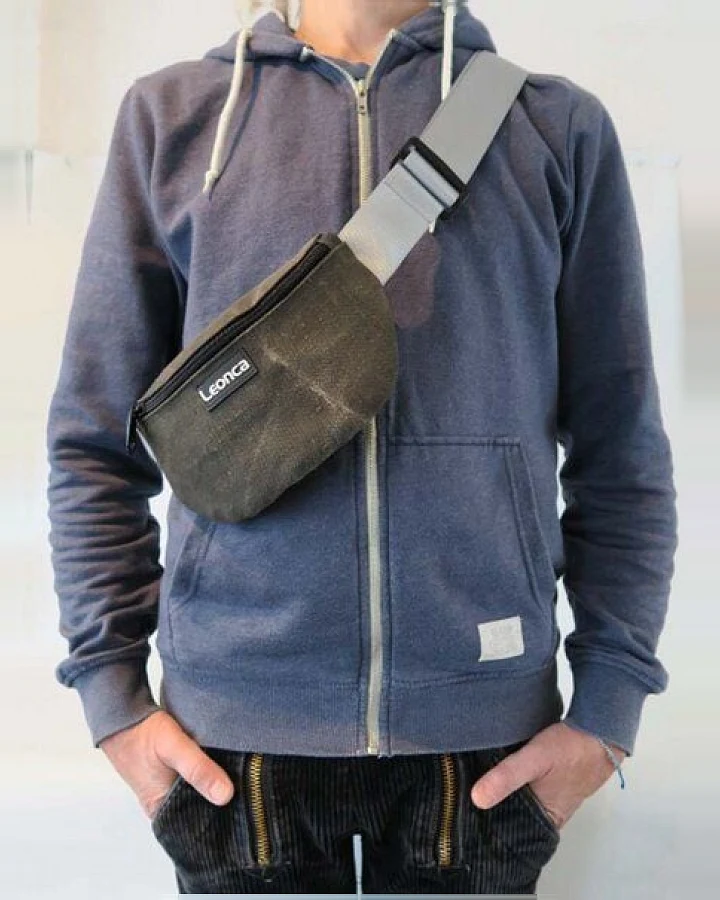 Leonca Upcycling Hip Bag aus Zeltleinen in 3 Größen