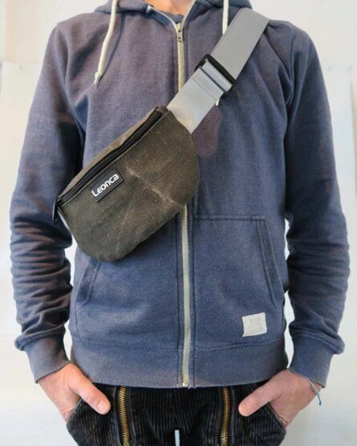Leonca Upcycling Hip Bag aus Zeltleinen in 3 Größen
