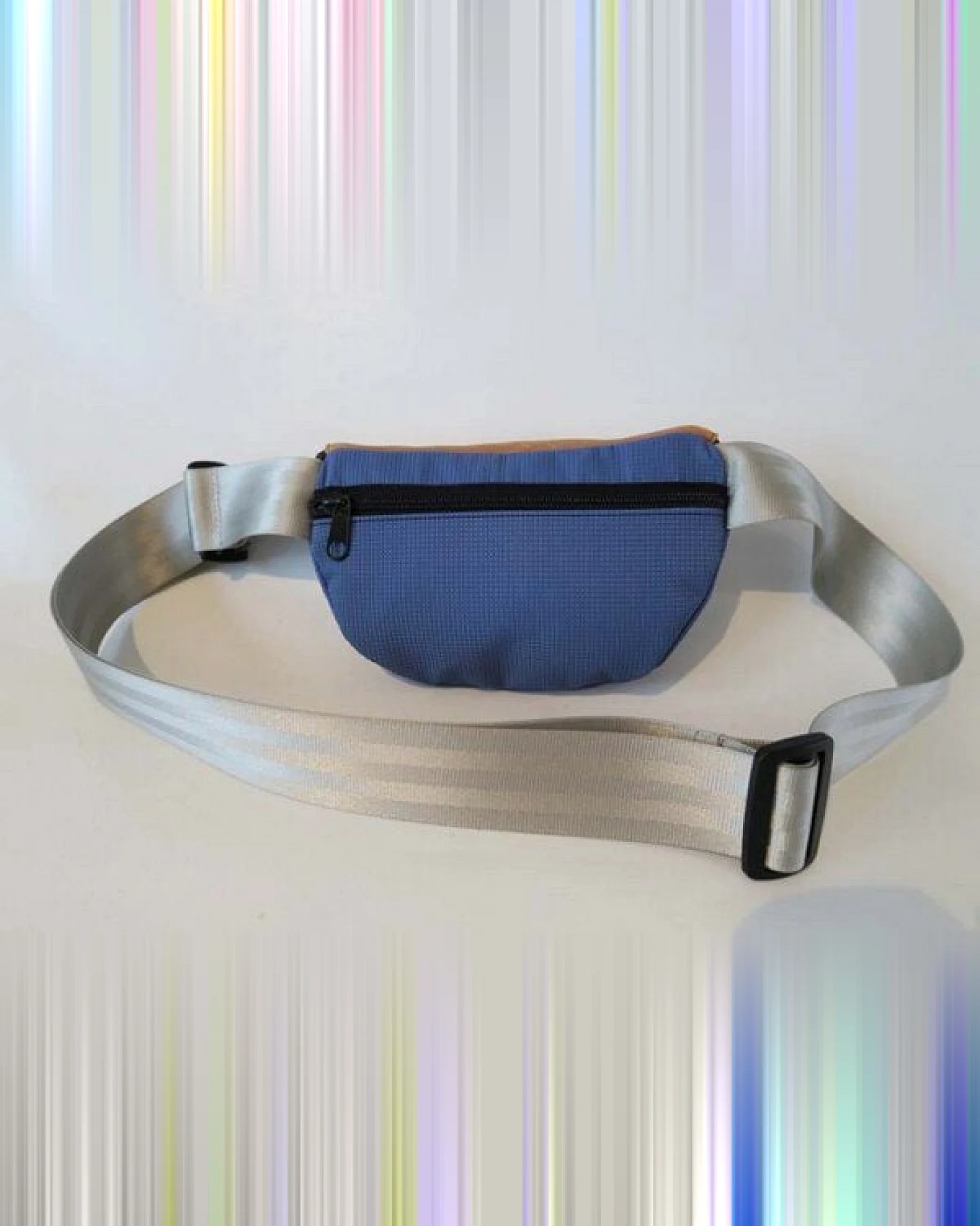 Leonca Upcycling Hip Bag aus Turnmatte & Leder in 3 Größen – Ansicht 4