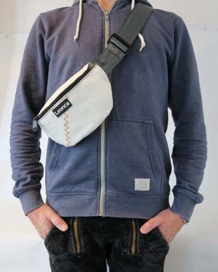 Leonca Upcycling Hip Bag aus Segel in 3 Größen