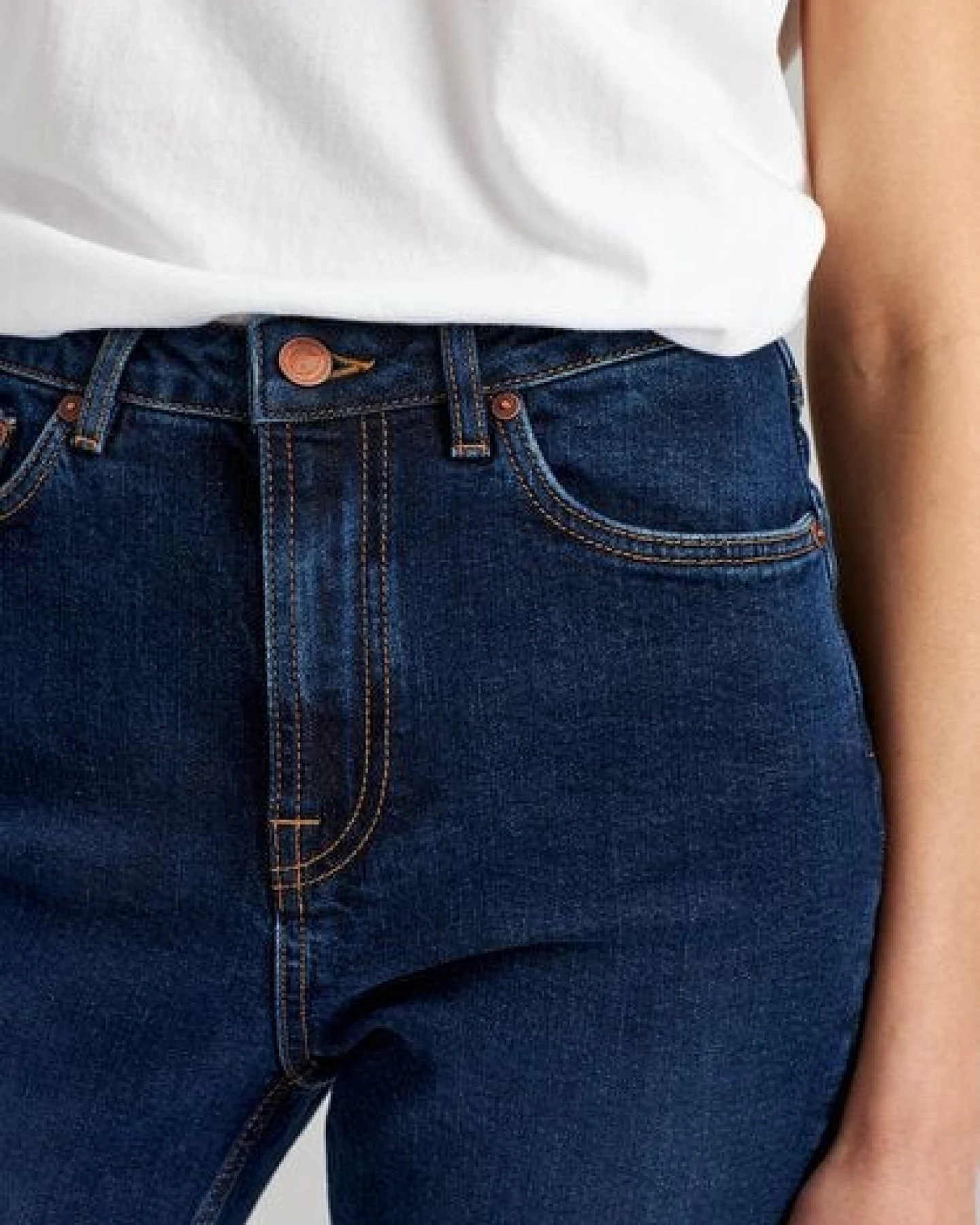 ThokkThokk Damen Mom Cropped Jeans aus Biobaumwoll-Mix – Ansicht 4
