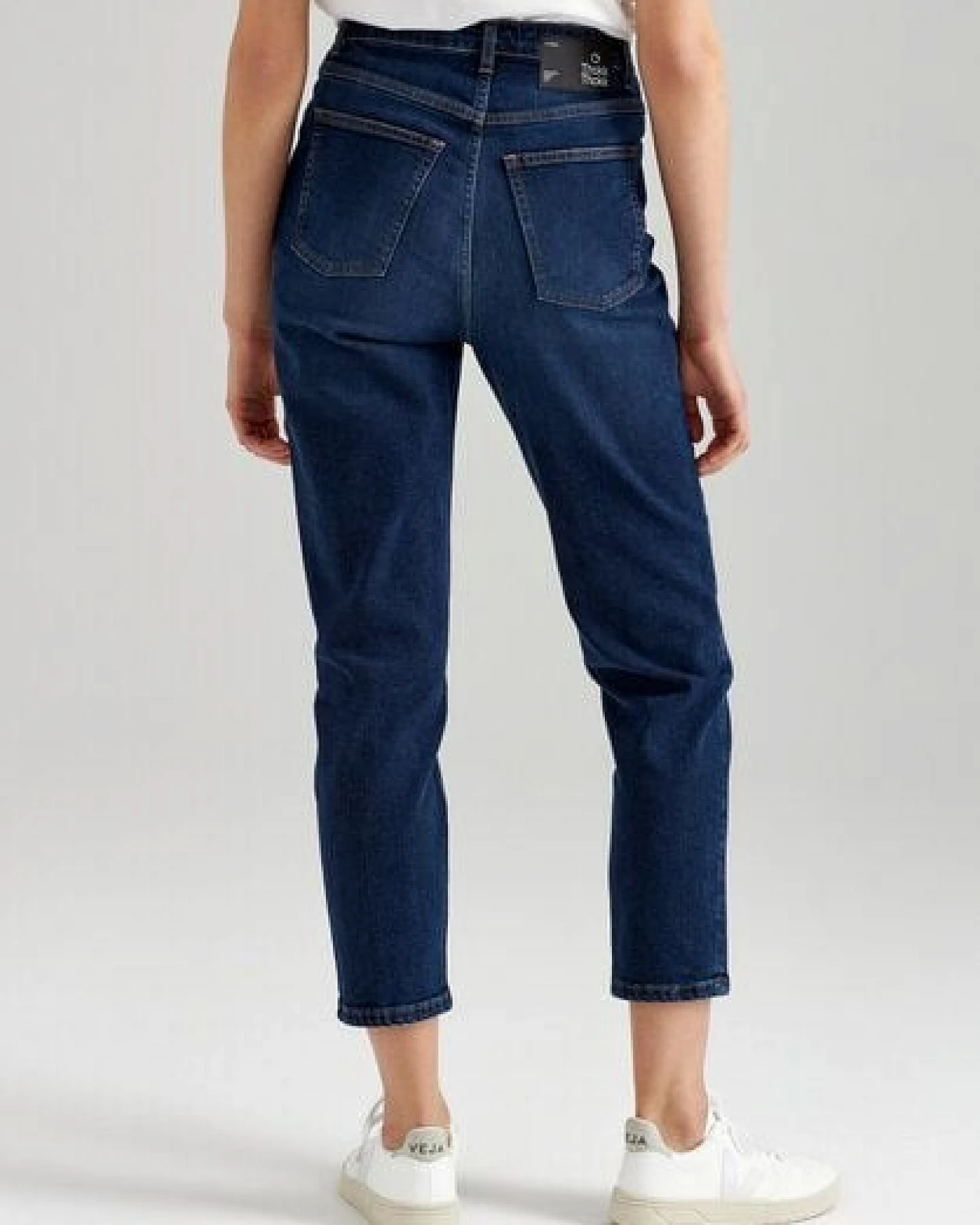 ThokkThokk Damen Mom Cropped Jeans aus Biobaumwoll-Mix – Ansicht 3