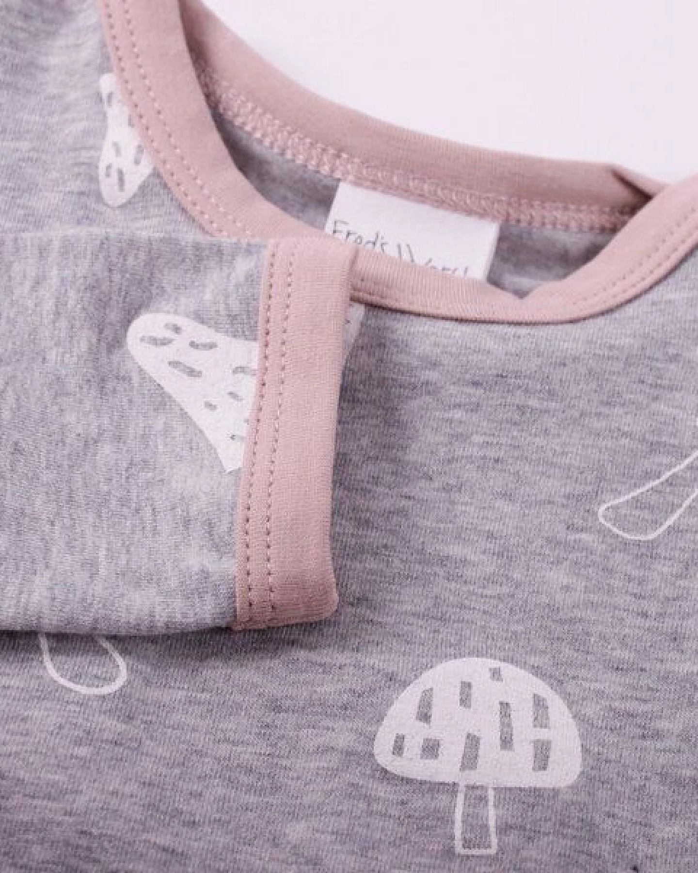 Langarm Baby *Mushroom Body* Bio Baumwolle – Ansicht 3