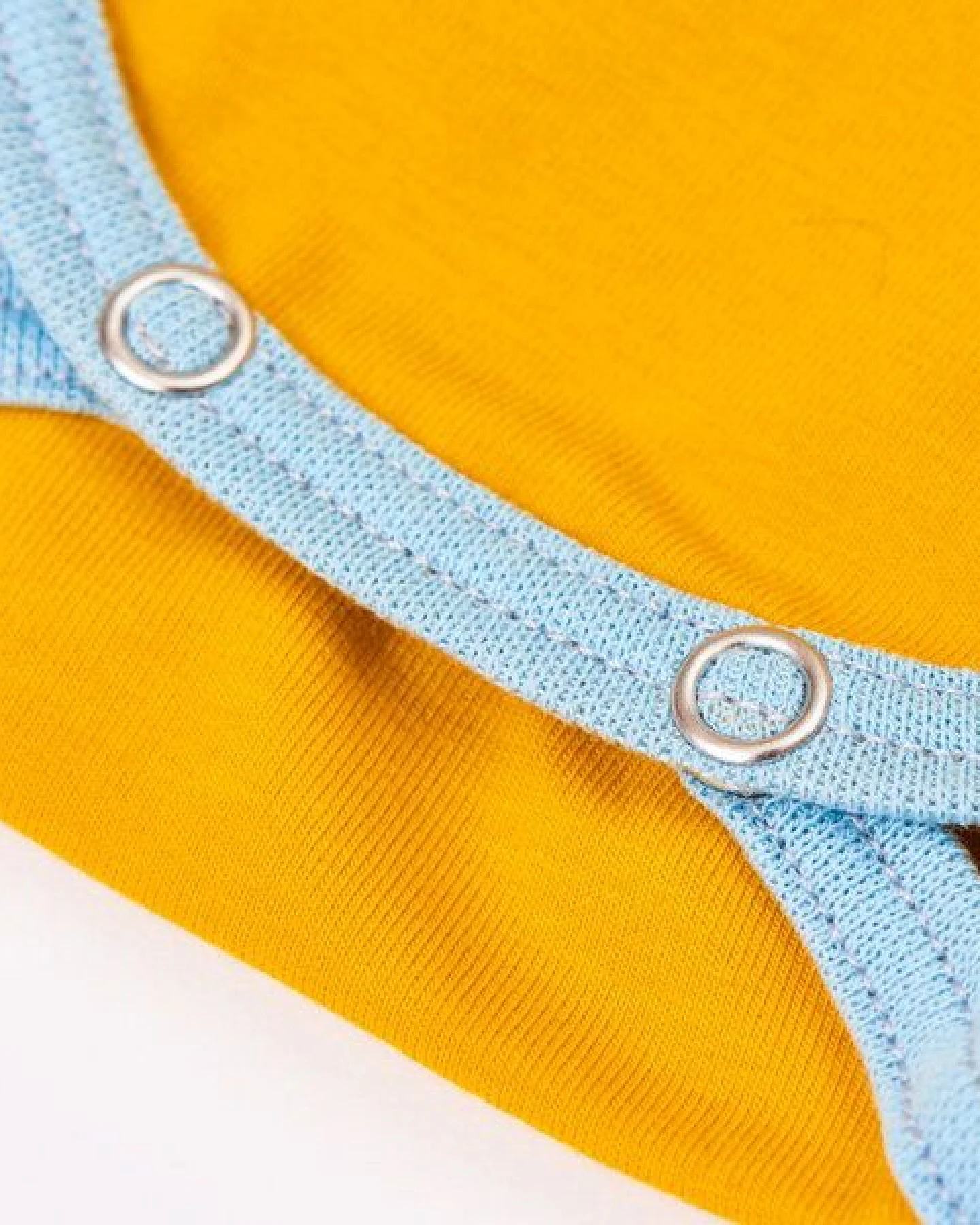 Cheeky Apple Langarm-Body aus Bio-Baumwolle "Jersey Senf/stone Blue" Gelb/Hellblau – Ansicht 2