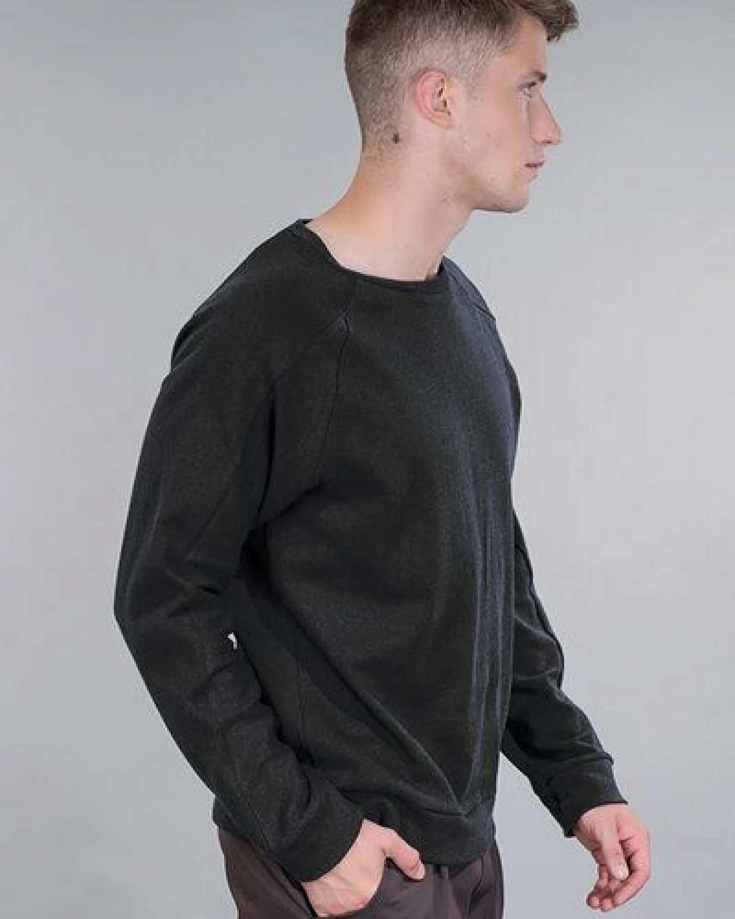 STRUNK Männerpullover "ALFAA" aus Bio-Baumwolle mit Raglanärmeln – Ansicht 2