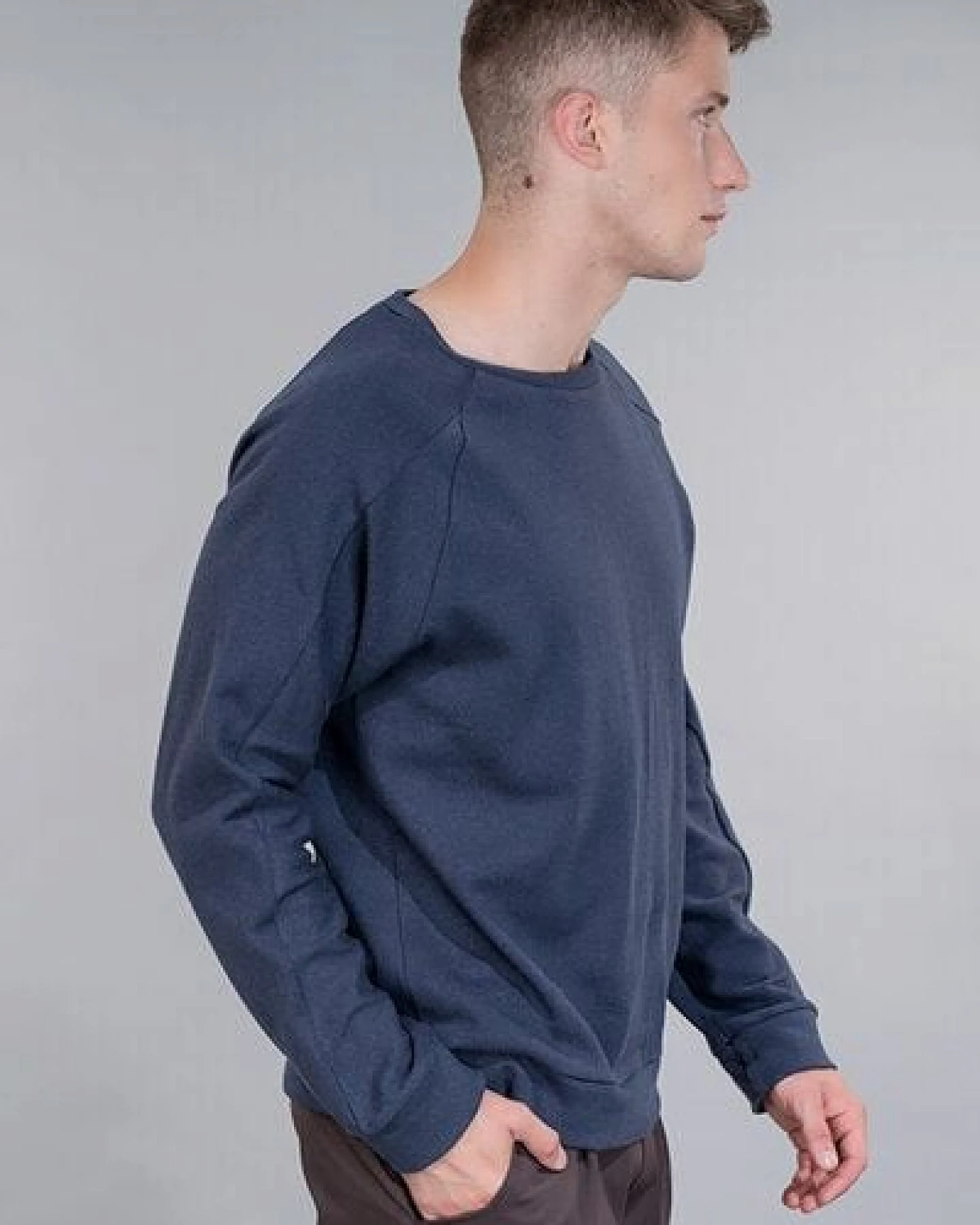 STRUNK Männerpullover "ALFAA" aus Bio-Baumwolle mit Raglanärmeln – Ansicht 4