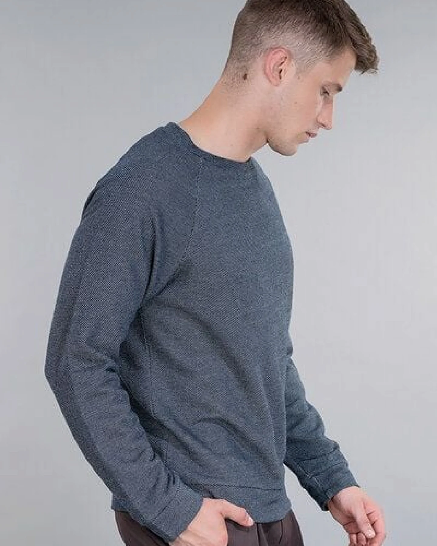 STRUNK Männerpullover "MEENOO" aus Bio-Baumwolle mit Raglanärmeln – Ansicht 4