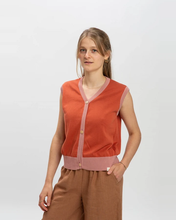 MATONA Damen vegan Geknöpfte Weste Magmarot