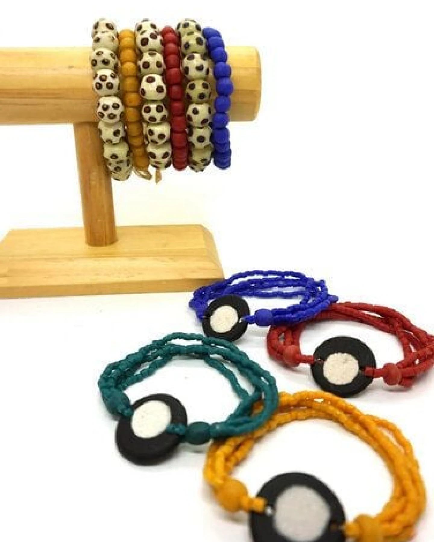 Karma Armband - Full-Circle Upcycling Glasschmuck - Mustard & Teal - Global Mamas – Ansicht 2