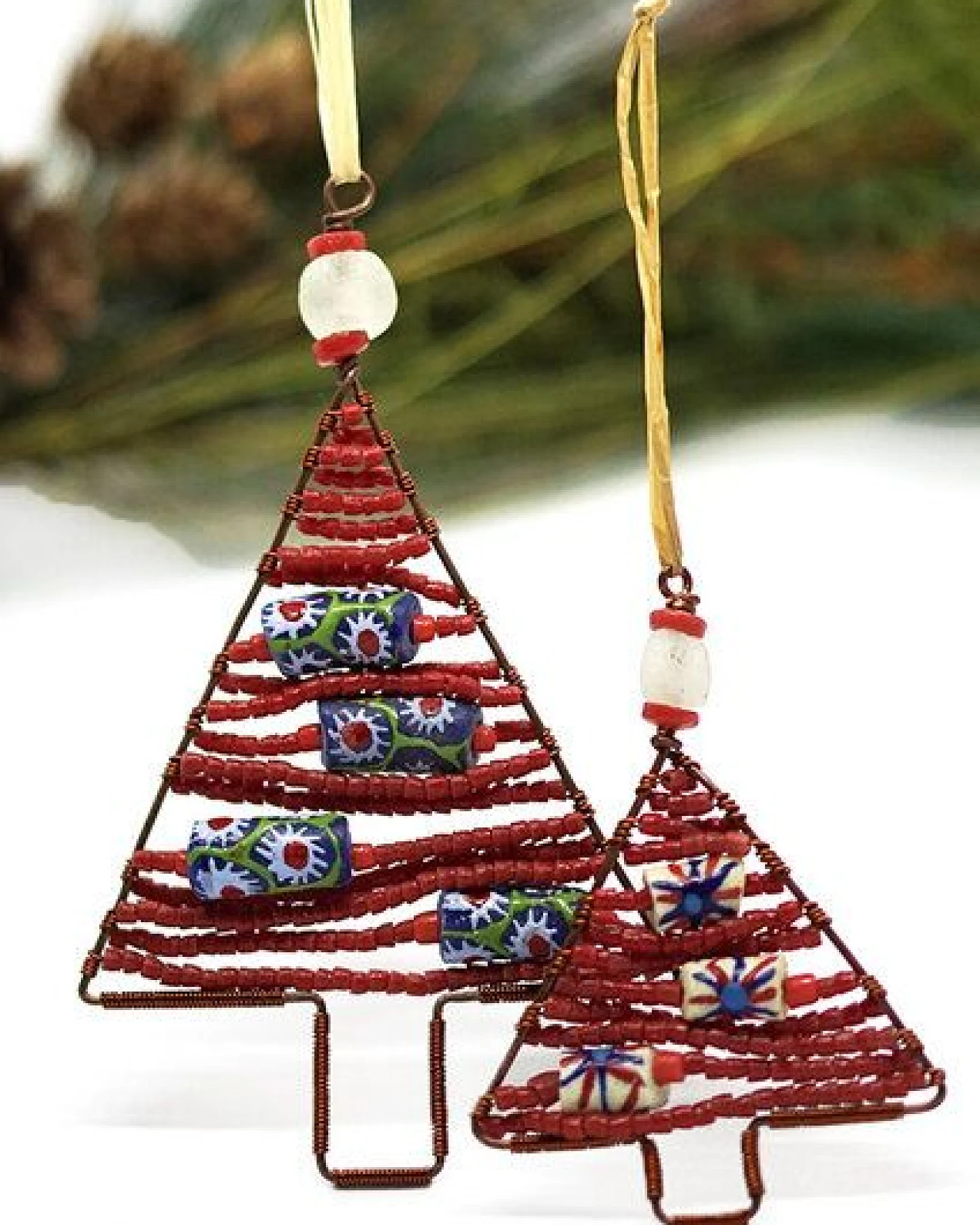 Global Mamas Upcycling Christbaumschmuck - Weihnachtsbaum - S/L - Rainbow/Weiß/Rot - Weihnachten - Geschenkdeko - Weihnachtsdeko – Ansicht 3