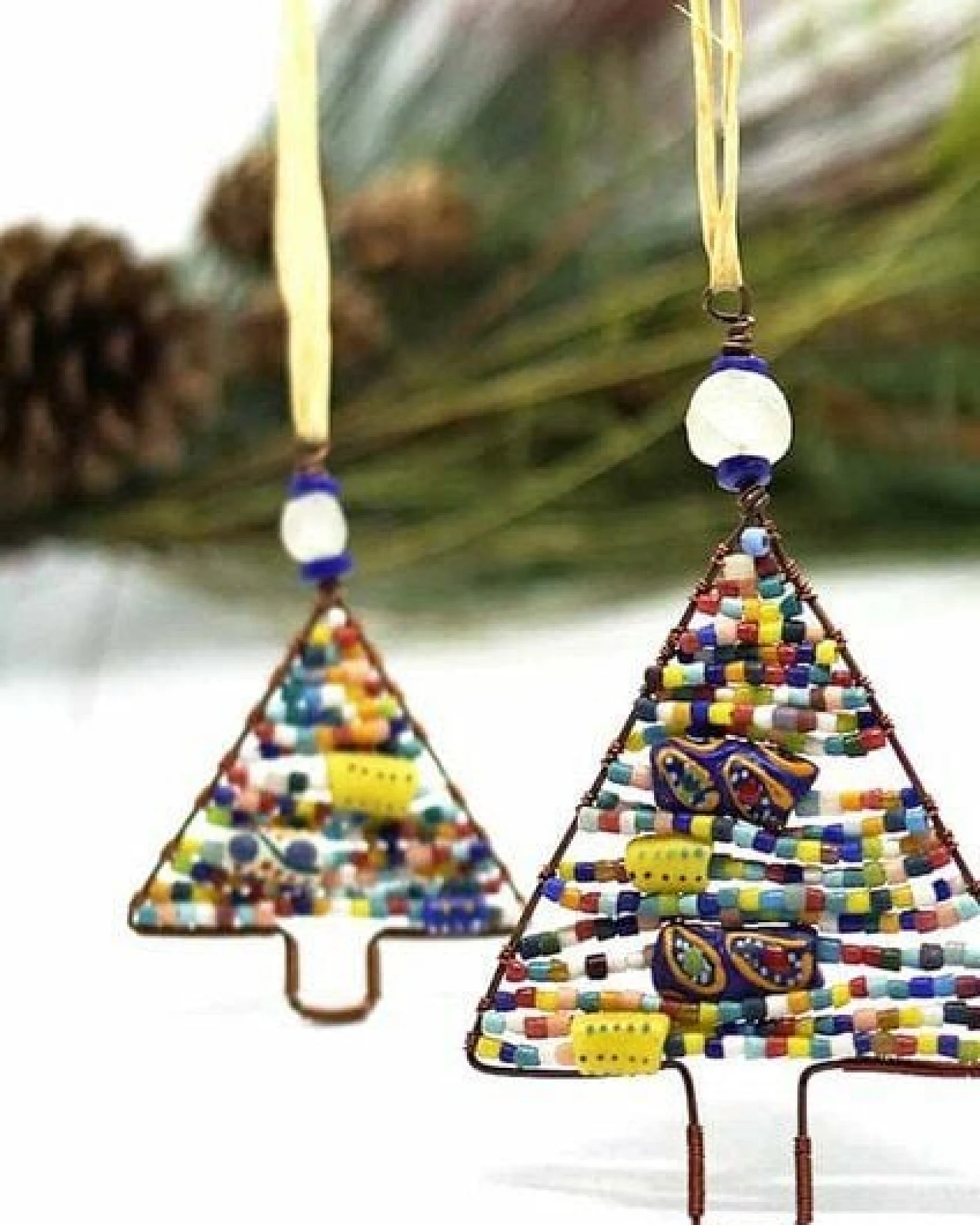 Global Mamas Upcycling Christbaumschmuck - Weihnachtsbaum - S/L - Rainbow/Weiß/Rot - Weihnachten - Geschenkdeko - Weihnachtsdeko – Ansicht 3