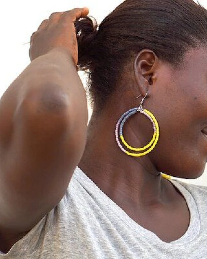 Hoop & Kreole Ohrringe - Sage/Lemon/Peach/Light Blue - 6cm - Upcycling & Fair Trade by Global Mamas