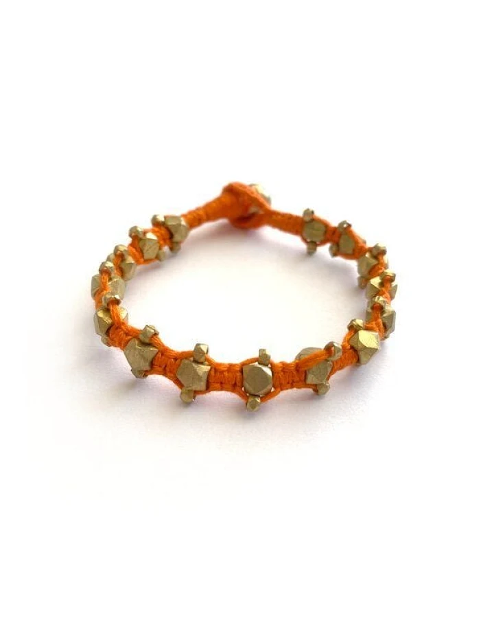 KIKOONI Dokra Armband "Orange Shields"