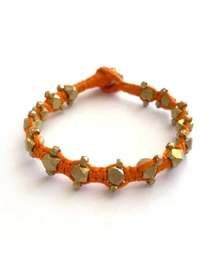KIKOONI Dokra Armband "Orange Shields"