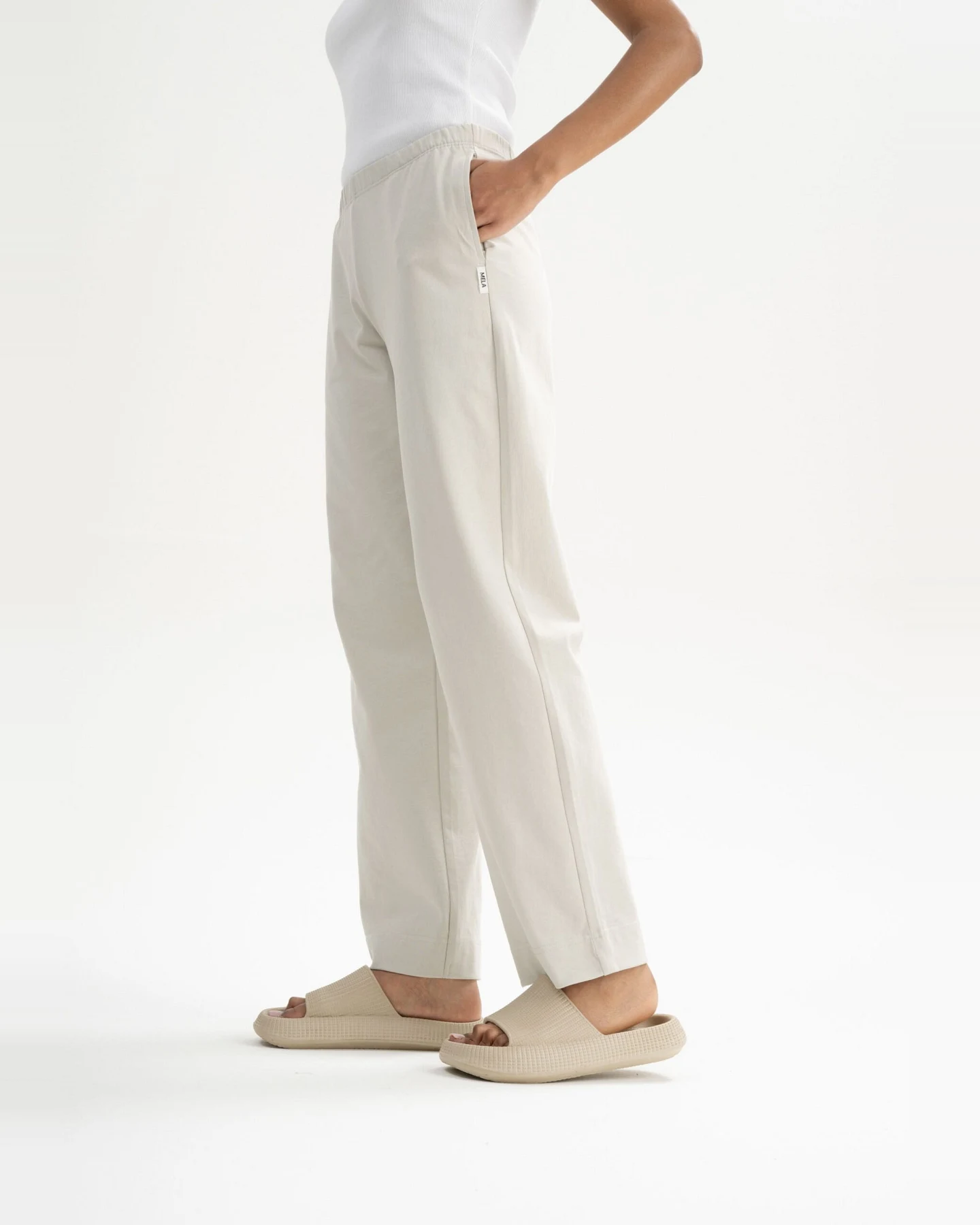 MELA Damen vegan Loungehose Kirani Beige – Ansicht 2