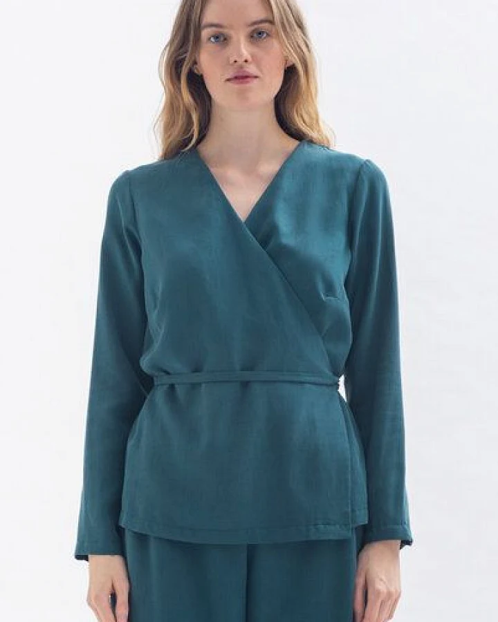 Studio Hertzberg Wickeltop *FRII-DAA* aus Tencel