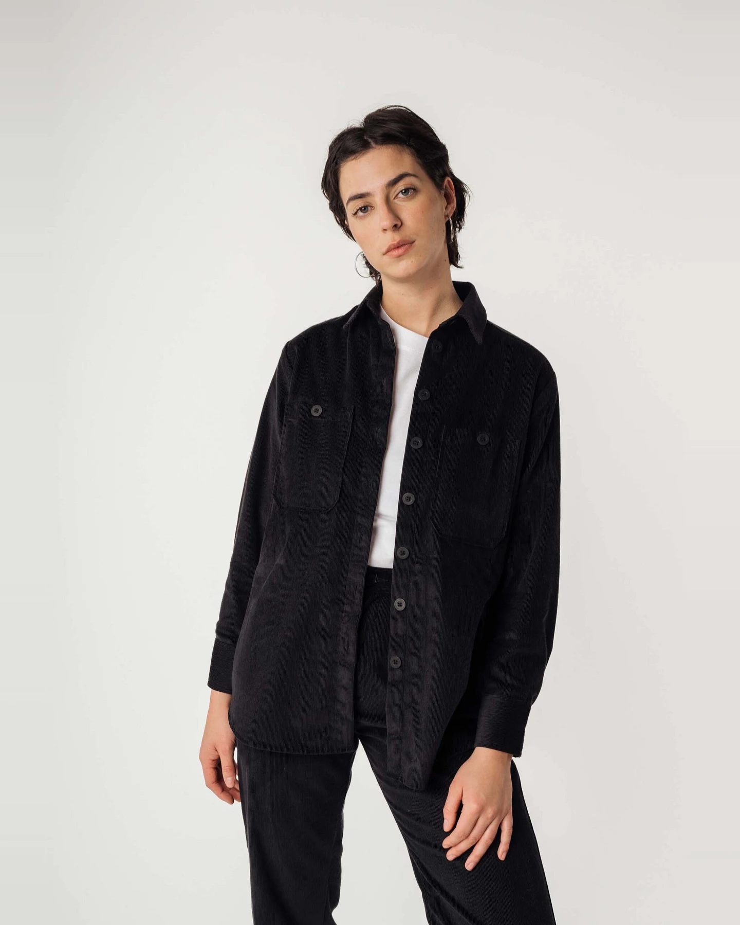 MELA Damen vegan Overshirt Cord Jiya Schwarz – Ansicht 2