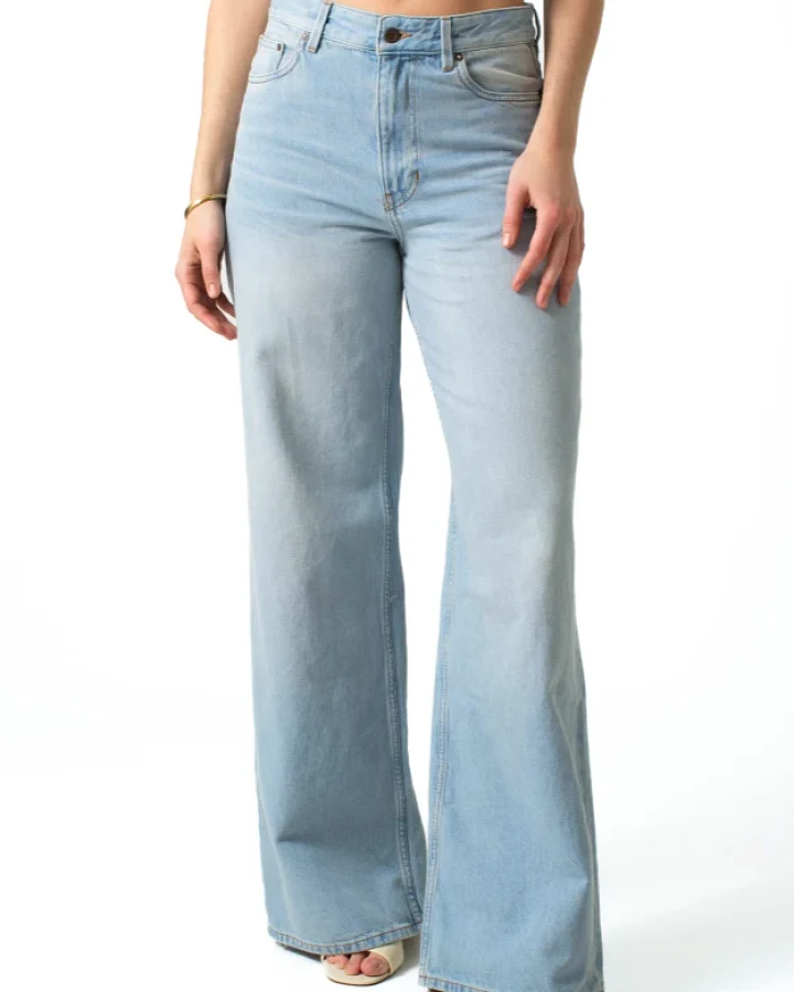 Kuyichi Damen vegan Jeans Harper Locker Schlaghose Hellblau