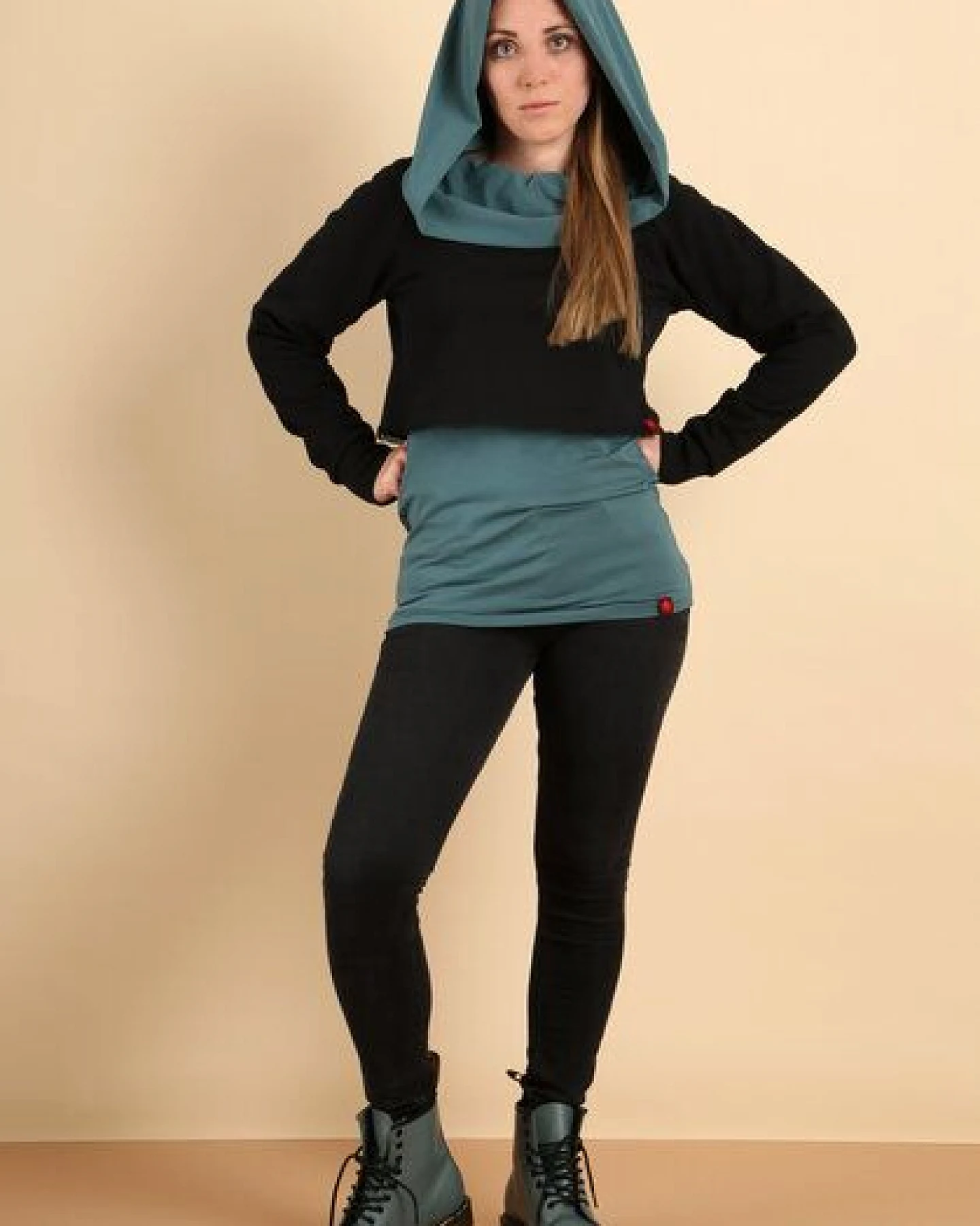 Die rote Zora Damen Kurzsweater aus Bio-Baumwolle – Ansicht 2