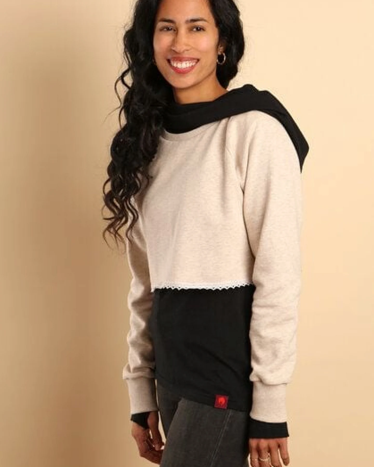 Die rote Zora Damen Kurzsweater aus Bio-Baumwolle – Ansicht 3
