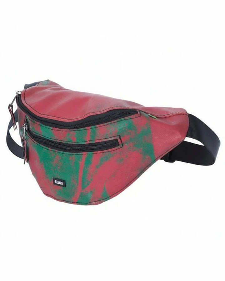 Rebago Hip Bag aus upcycelter LKW-Plane