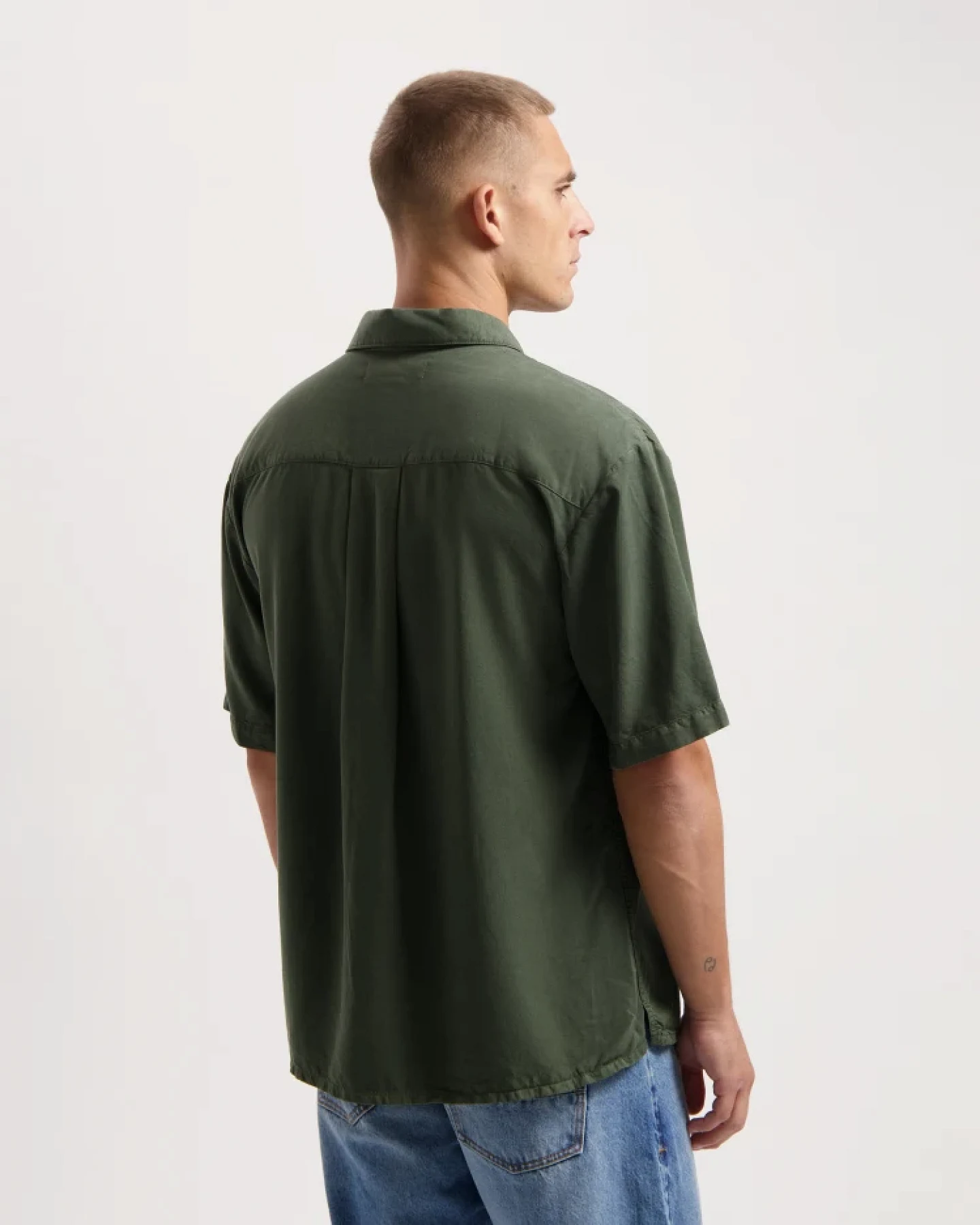 Kuyichi Herren vegan Shirt Ben Ss Moosgrün – Ansicht 2