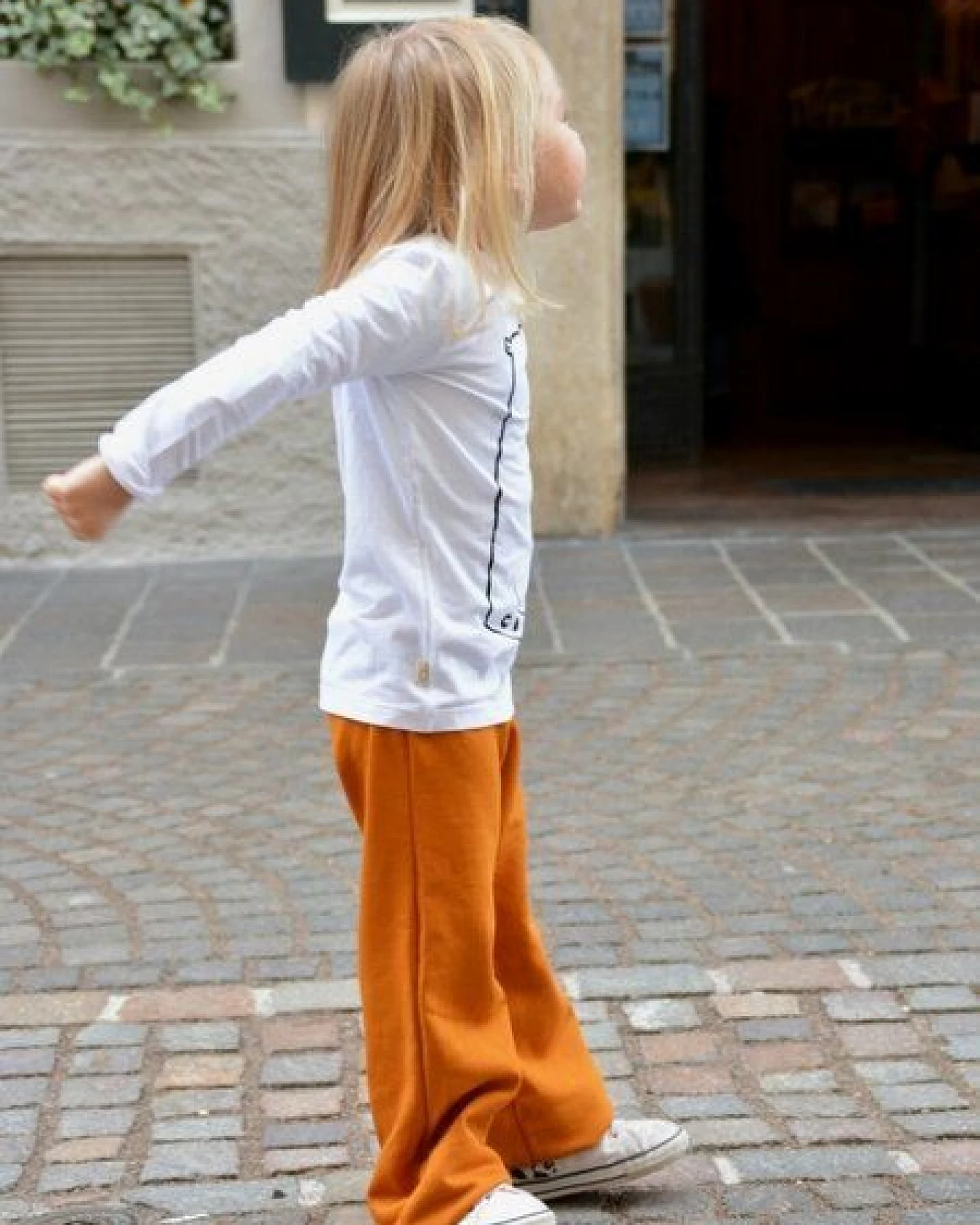 CORA happywear Mädchen Hose aus Bio-Baumwolle "Paula" – Ansicht 2