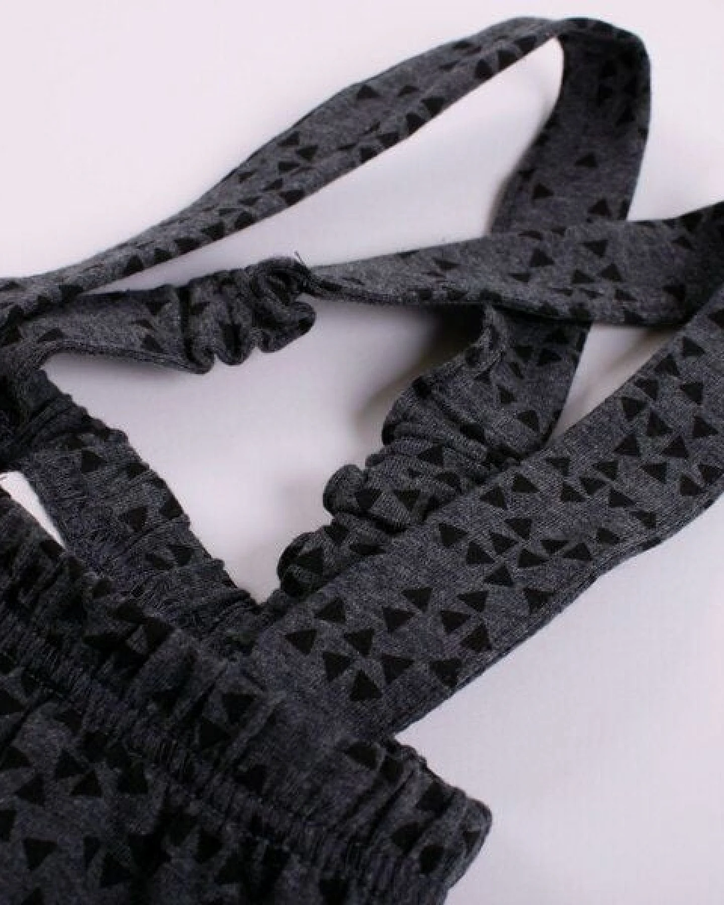 Müsli by Green Cotton Baby Hose mit Trägern *Dreiecke* GOTS zertifiziert – Ansicht 3
