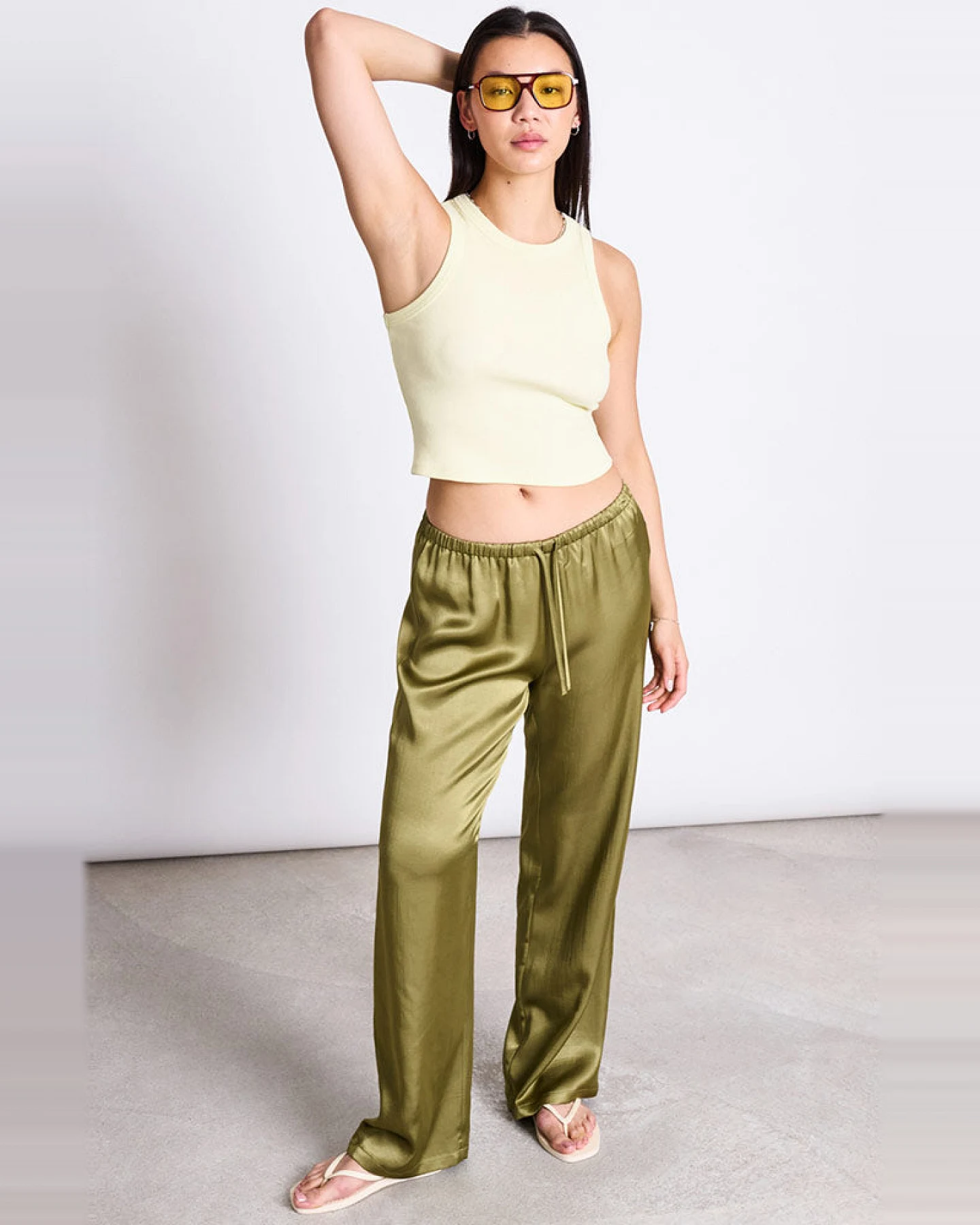 JAN 'N JUNE Damen vegan Fris Hose Woody Olivgrün – Ansicht 2
