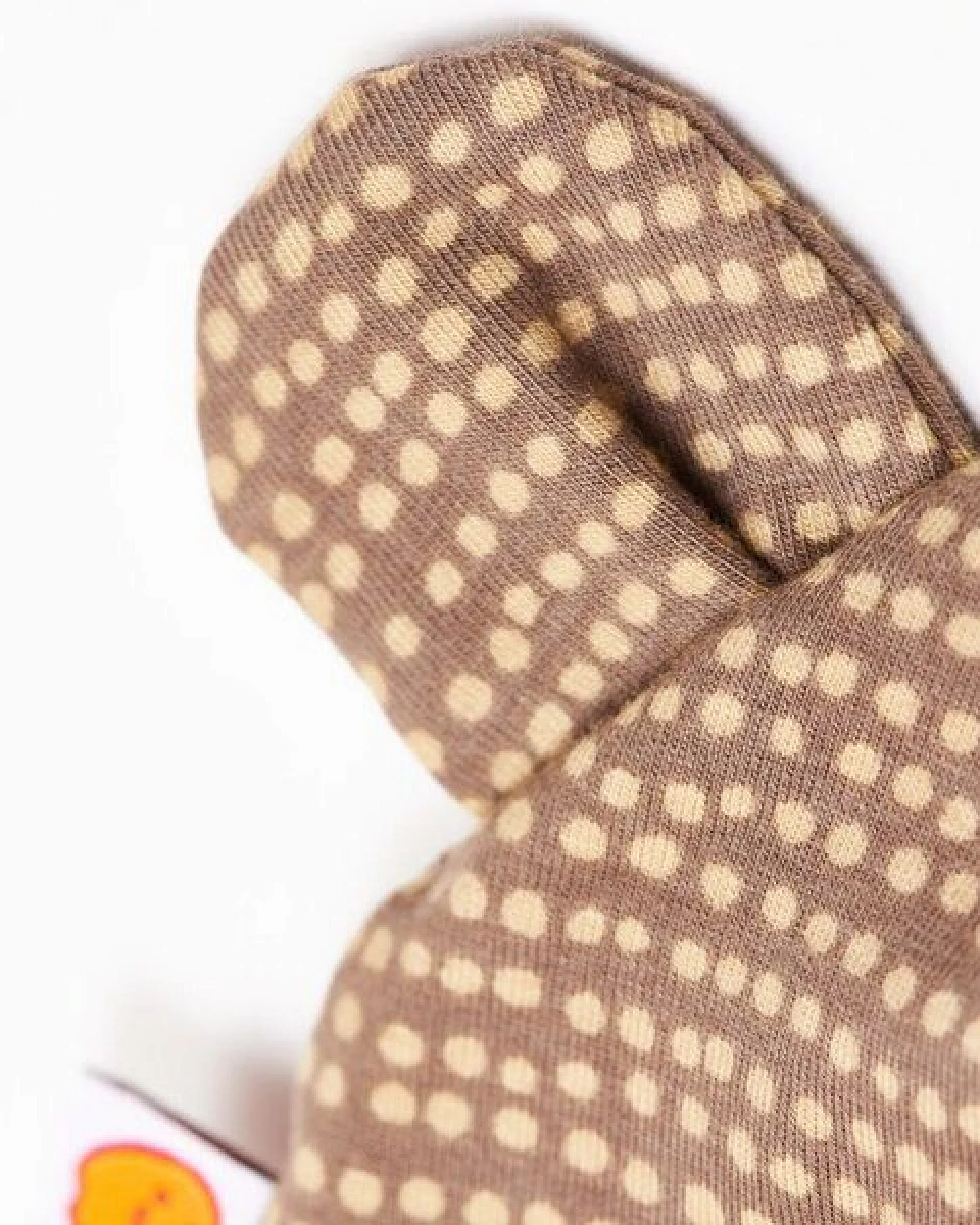 Cheeky Apple Gefütterte Baby-Haube mit Bärenohren aus Bio-Baumwolle "Dotted Lines" – Ansicht 3