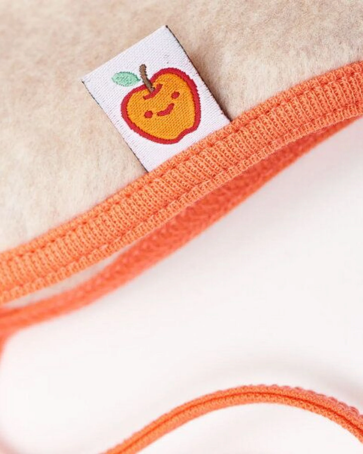 Cheeky Apple Ohren-Häubchen aus Bio-Baumwolle "Fleece Nude meliert" – Ansicht 2