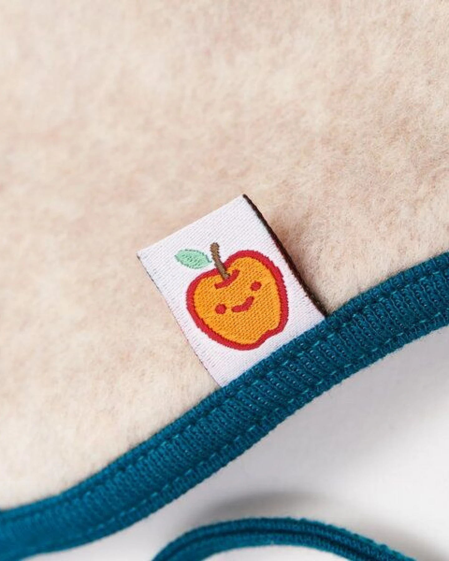 Cheeky Apple Ohren-Häubchen aus Bio-Baumwolle "Fleece Nude meliert" – Ansicht 3