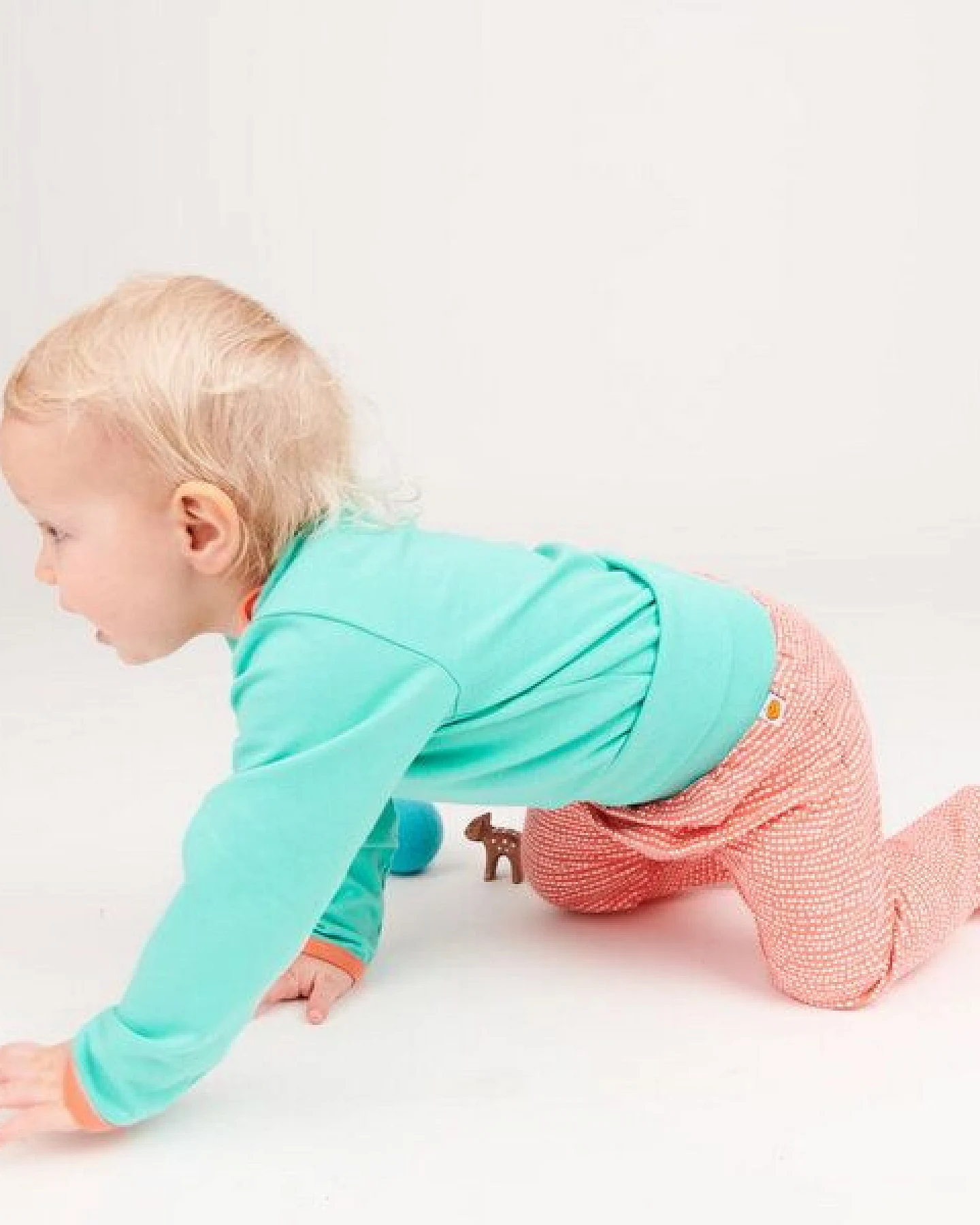 Cheeky Apple Strampelhose aus Bio-Baumwolle "Dotted Lines" – Ansicht 4