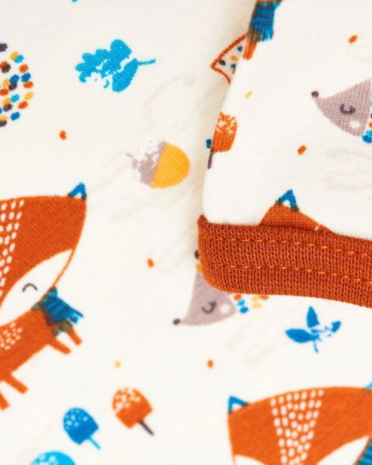 Cheeky Apple Langarm Baby-Shirt aus Bio-Baumwolle "Fuchs & Igel" – Ansicht 3