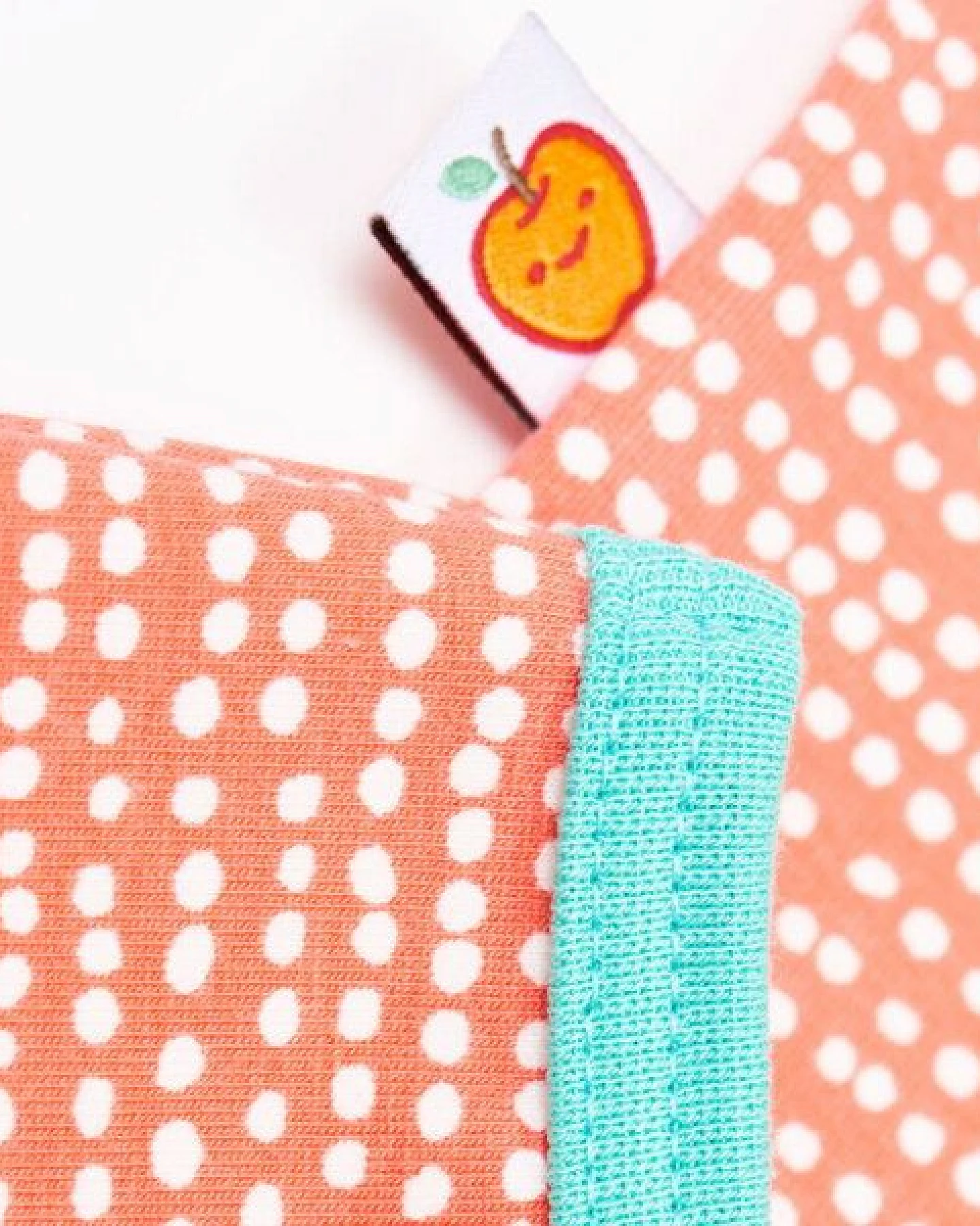 Cheeky Apple Langarm Baby-Shirt aus Bio-Baumwolle "Dotted Lines" – Ansicht 3