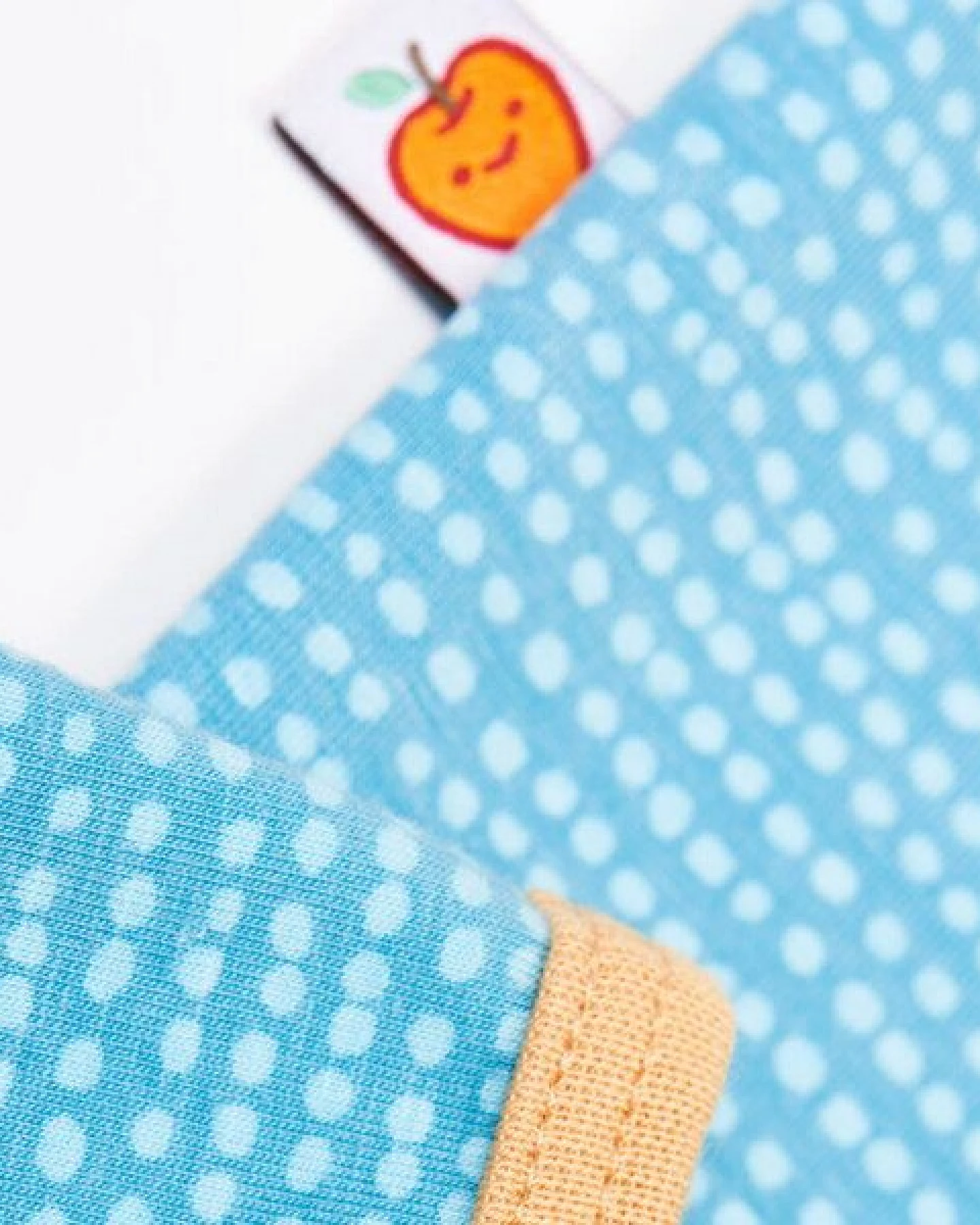 Cheeky Apple Langarm Baby-Shirt aus Bio-Baumwolle "Dotted Lines" – Ansicht 3