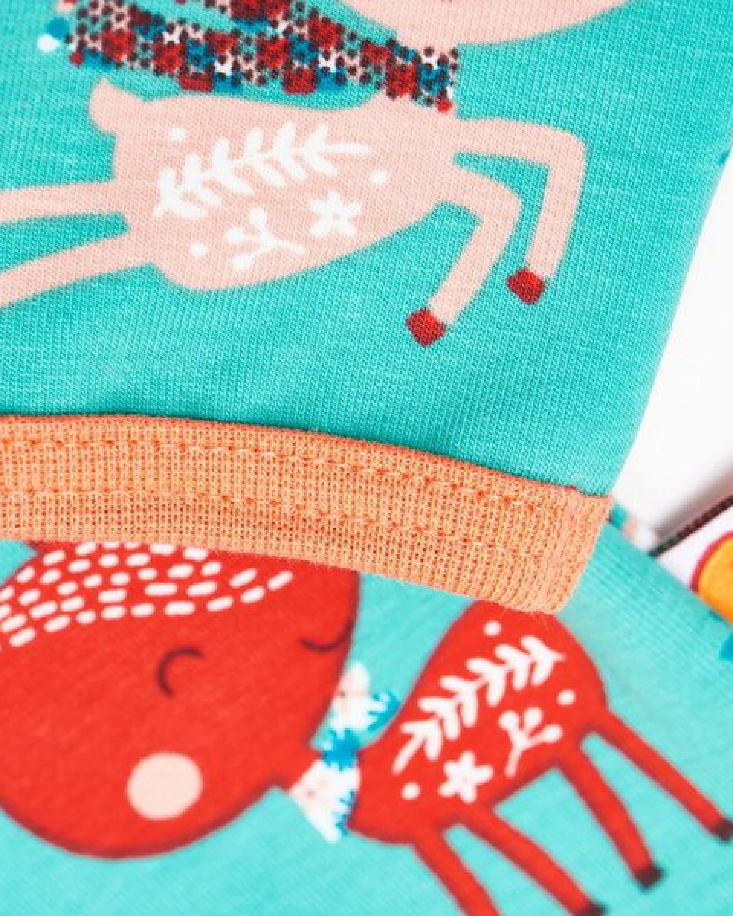 Cheeky Apple Langarm Baby-Shirt aus Bio-Baumwolle "Winterreh" – Ansicht 3