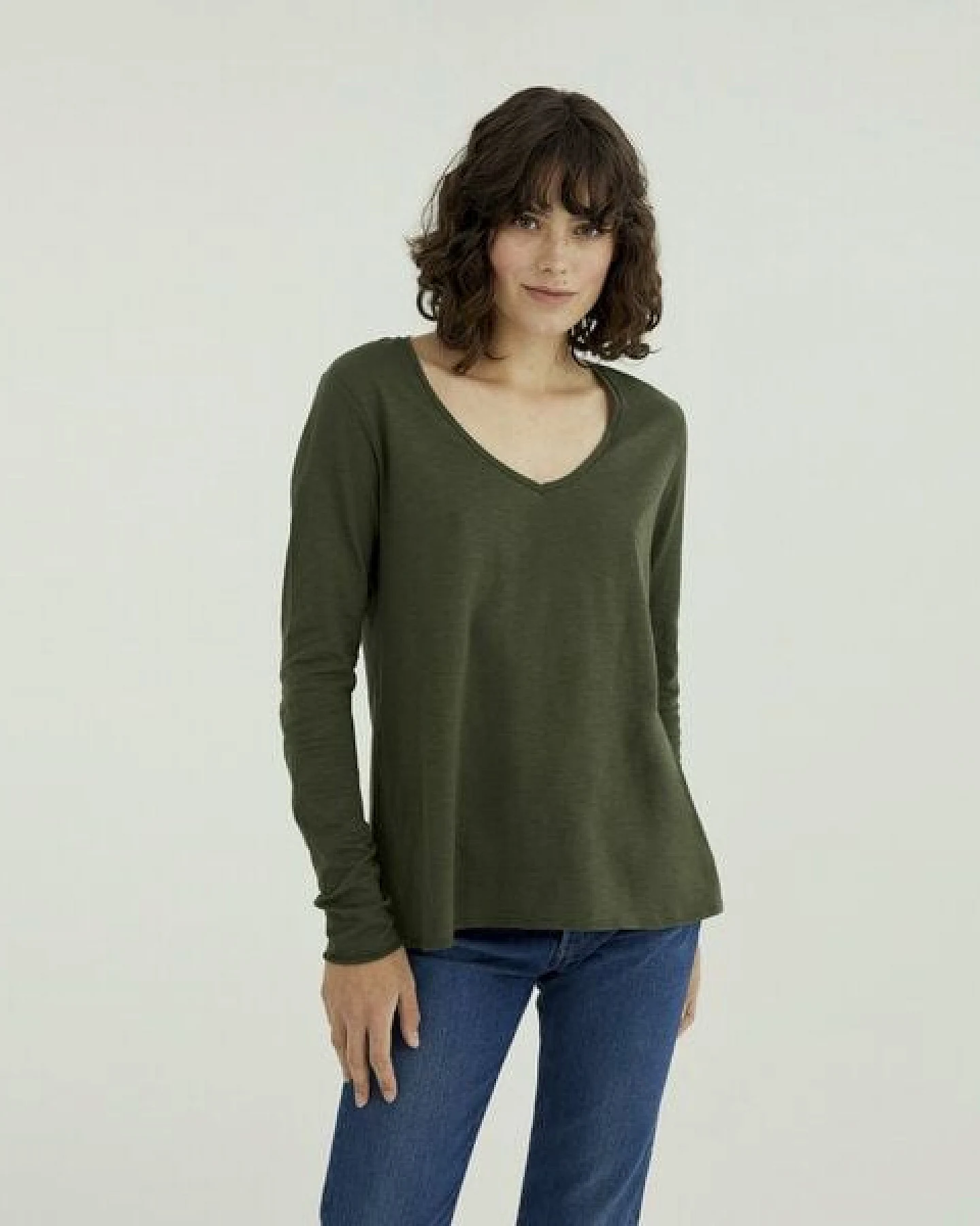 d'Els Esterella Damen V-Neck Langarm T-Shirt aus Flame Bio Baumwolle – Ansicht 4