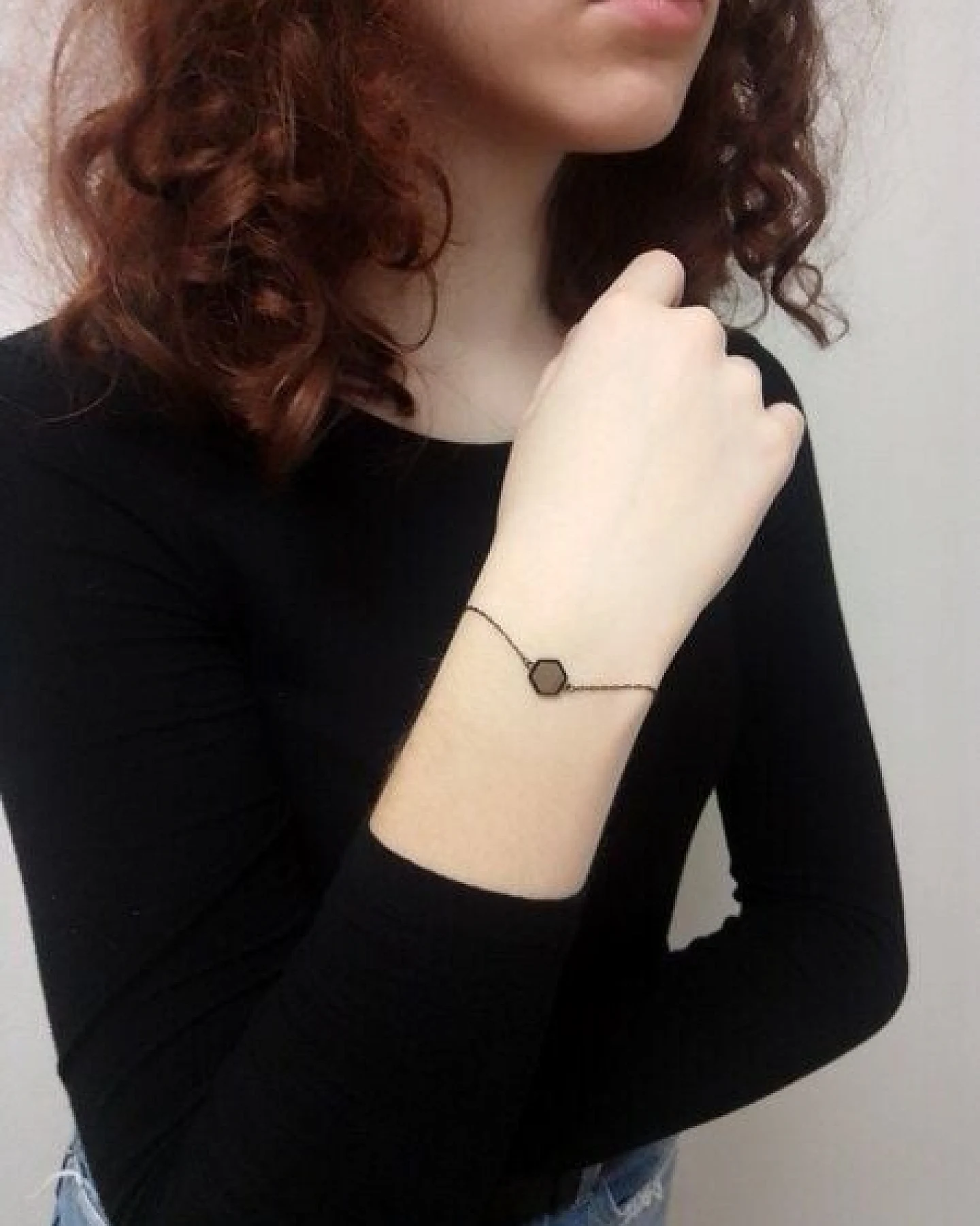 BeWooden Armbänder mit Holzdetail - Motiv Hexagon - Verschiedene Farben und Grössen – Ansicht 4