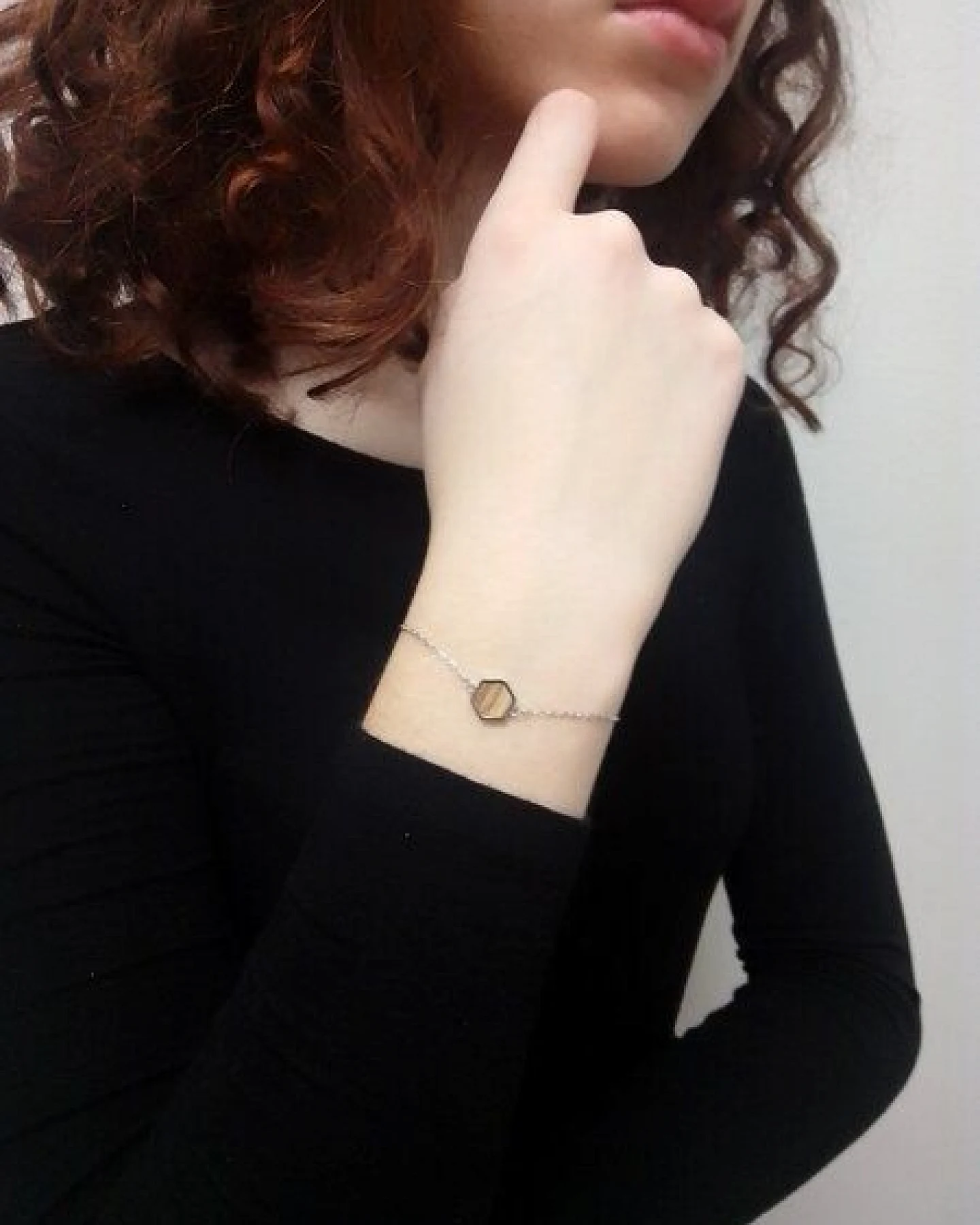BeWooden Armbänder mit Holzdetail - Motiv Hexagon - Verschiedene Farben und Grössen – Ansicht 4