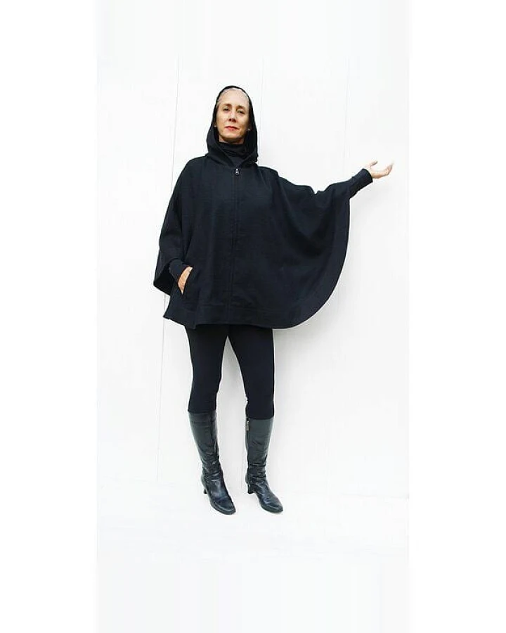 B.e Quality Alpaka-Poncho mit Kaputze aus feinstem 100% peruanischem Baby-Alpaka